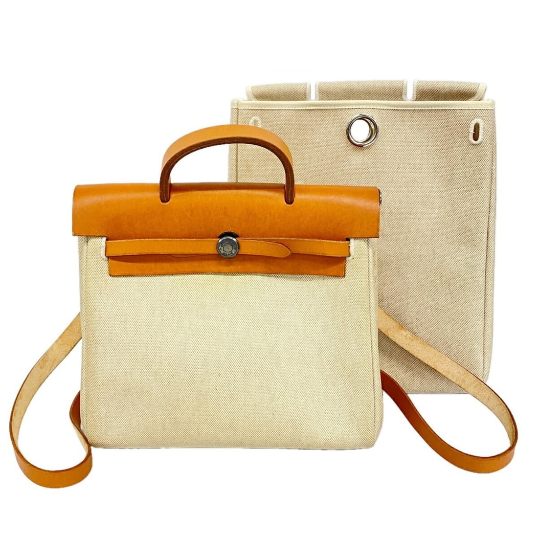 Hermes Backpack/Daypack Herbag Ad PM Toile H Natural ?E Stamp Men's/Women's: --- Catalog ---Category: SizeSize (HxWxD): 28cm x 28.5cm x 11cm / 11.02'' x 11.22'' x 4.33''Category: DesignType: BackpackColor: NaturalGender: Men,WomenMaterial: Toile H Hardware Color: SilverCategor