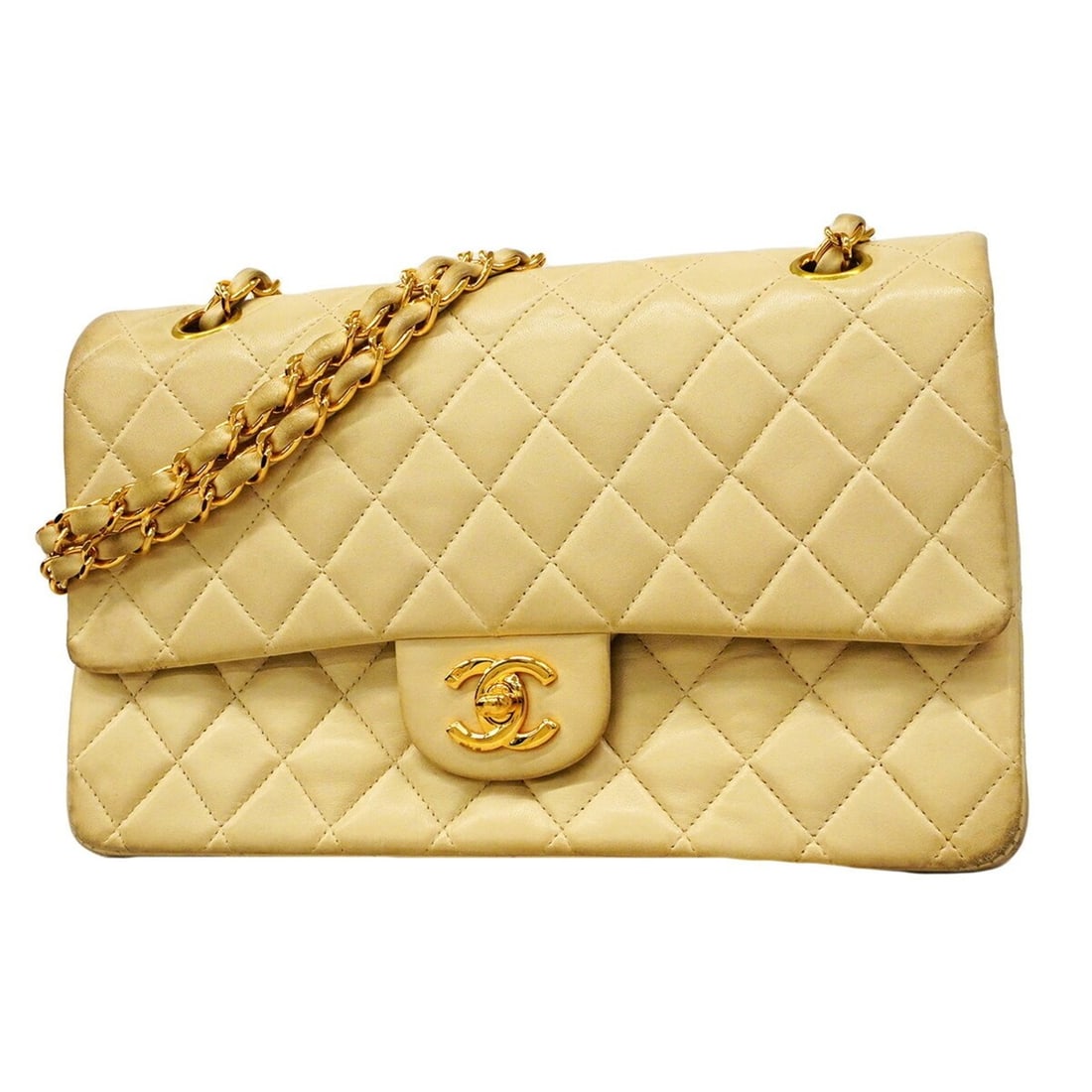 Chanel Matelassé Shoulder Bag, Double Flap, Chain, Lambskin, Beige, Women's: --- Catalog ---Category: SizeSize (HxWxD): 15cm x 25cm x 6.5cm / 5.9'' x 9.84'' x 2.55''Category: DesignType: Shoulder bagColor: BeigeGender: WomenMaterial: Leather Hardware Color: GoldLeather/Fur Typ