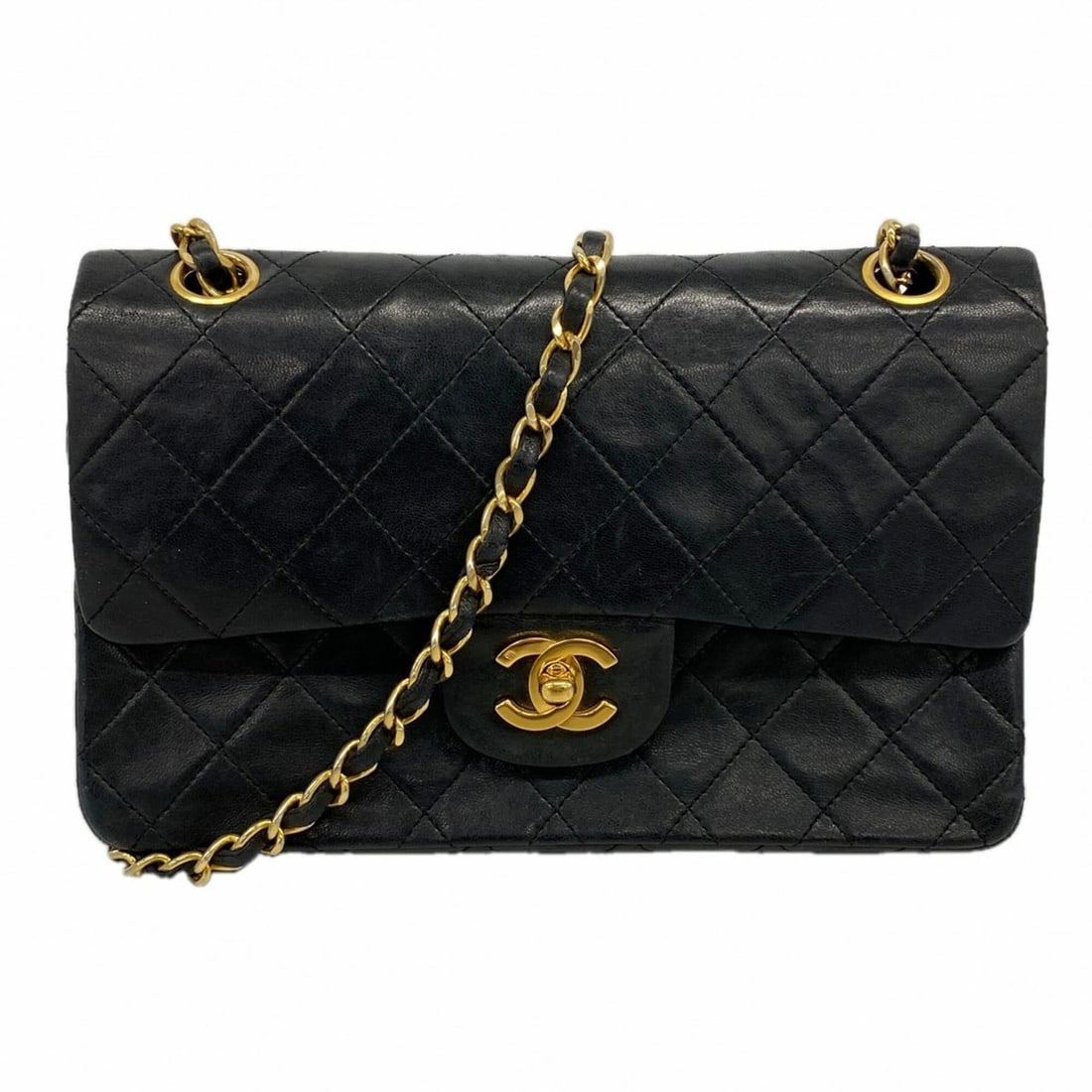 Chanel Matelassé Shoulder Bag, Double Flap, Chain, Lambskin, Black, Women's: --- Catalog ---Category: SizeSize (HxWxD): 16cm x 23cm x 6.5cm / 6.29'' x 9.05'' x 2.55''Category: DesignType: Shoulder bagColor: BlackGender: WomenMaterial: Leather Hardware Color: GoldLeather/Fur Ty