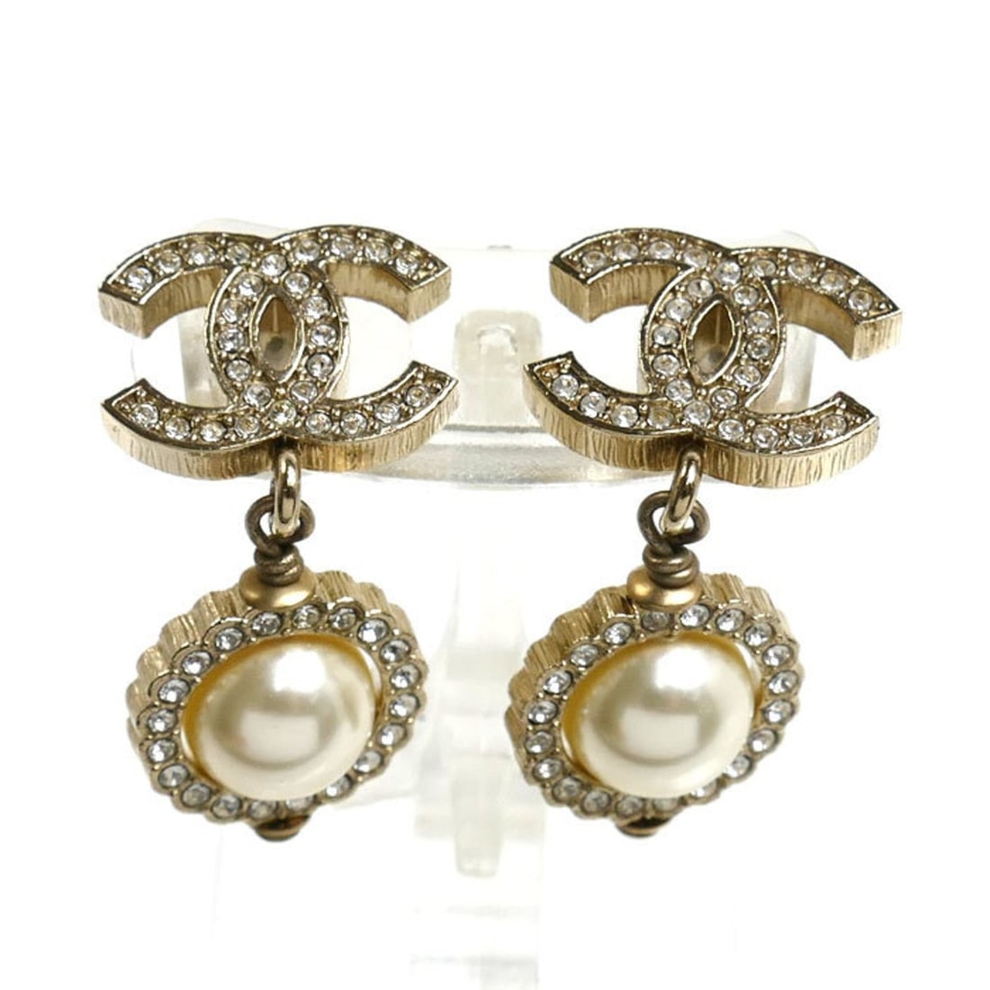 CHANEL Metal Coco Mark Rhinestone Faux Pearl Earrings AB2307 7.2g Women's: --- Catalog ---Category: DesignType: Stud earringsGender: WomenMaterial: MetalCategory: GeneralMPN: AB2307Brand: ChanelCountry of Origin: France--- Item List ---Section: ConditionRanking: Rank AB Used