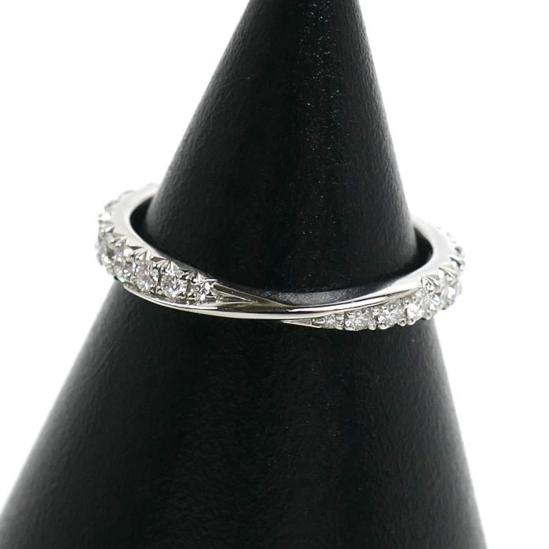 Harry Winston Pt950 Platinum Brilliant Love Ring (WBDPRDPABRL-032) with Diamonds, 2.3g, for Women: --- Catalog ---Category: SizeUS Size: 3Brand Size: 44.5Category: DesignType: Band ringStone: DiamondGender: WomenMaterial: Platinum 950Category: GeneralMPN: WBDPRDPABRL-032Brand: Harry WinstonCountry 