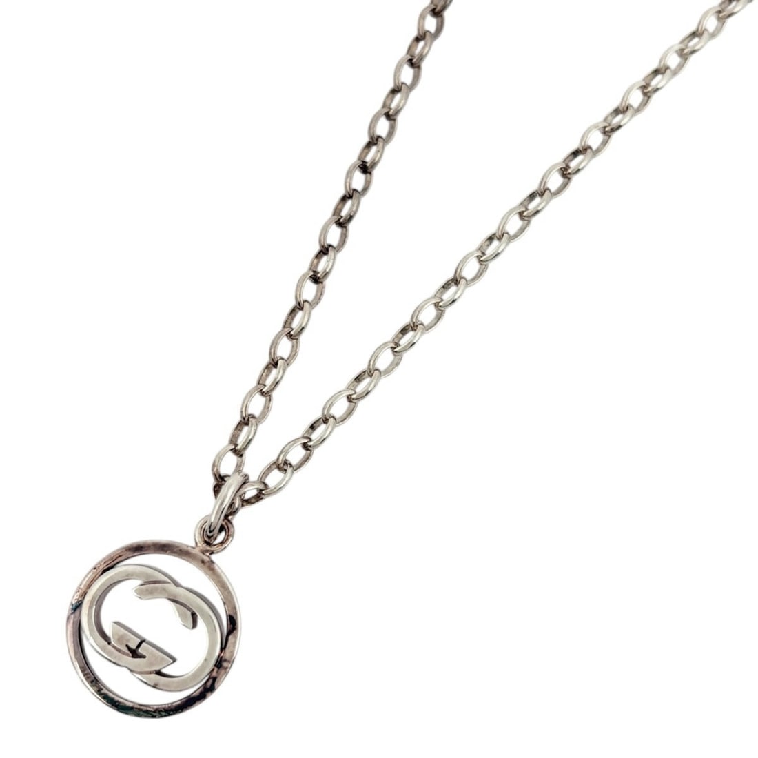 Gucci GG Logo Chain Necklace, Interlocking G, Sterling Silver 925, Silver, Women's: --- Catalog ---Category: SizePendant Size: 25mm x 20mm / 0.98'' x 0.78''Neck Circumference: 54.8 cm / 21.57''Category: DesignColor: SilverGender: WomenMaterial: Silver 925Necklace Type: NecklaceCatego