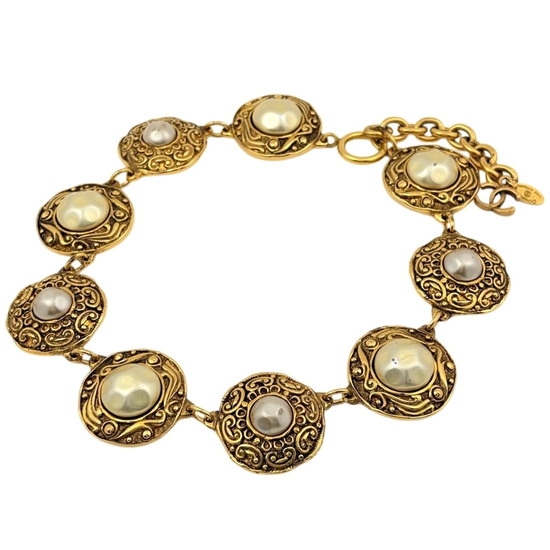 Chanel faux pearl necklace with Coco Mark, GP gold, for women.: --- Catalog ---Category: SizeNeck Circumference: 49 cm / 19.29''Category: DesignColor: GoldGender: WomenNecklace Type: NecklaceCategory: GeneralBrand: Chanel--- Item List ---Section: ConditionRanking:
