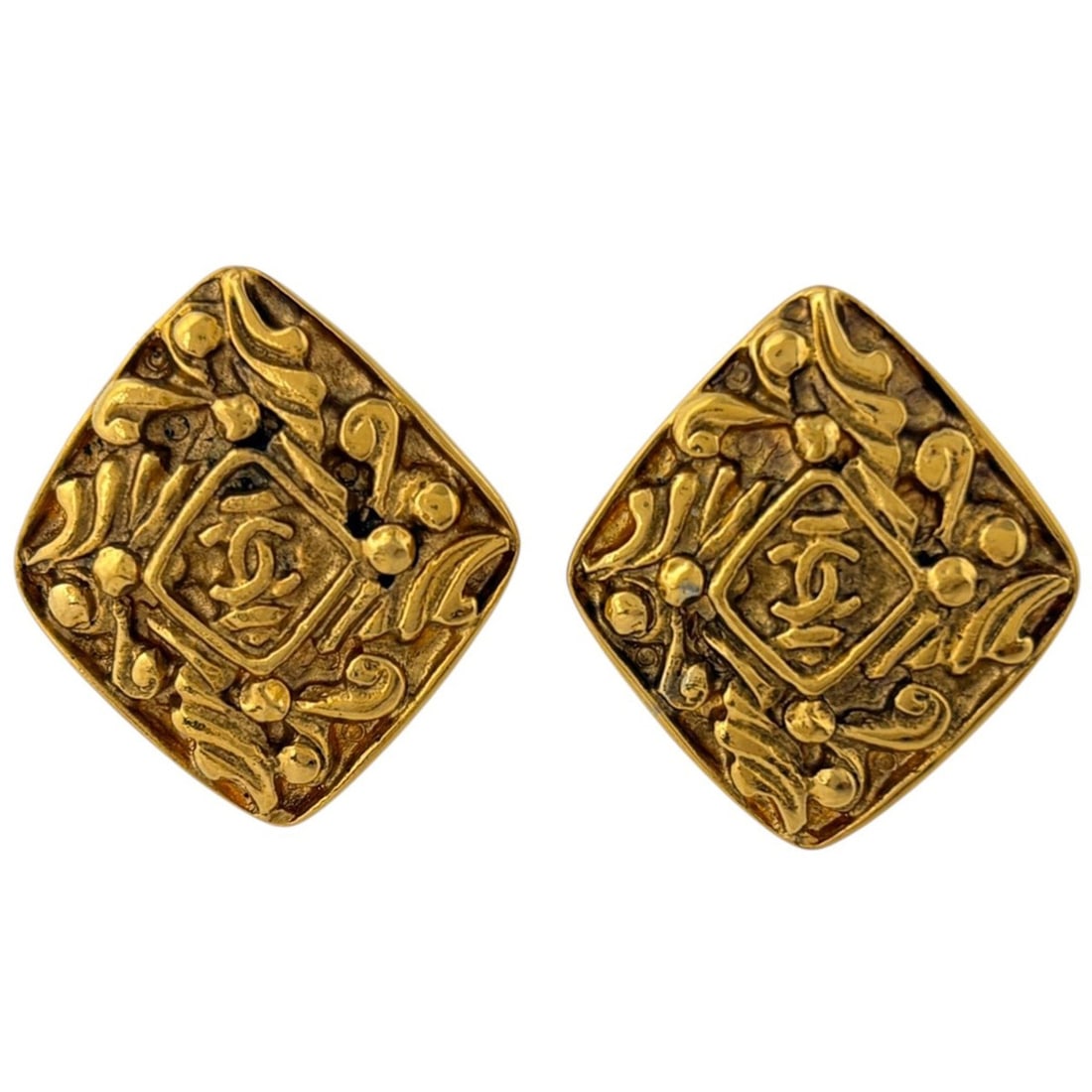 Chanel Coco Mark Earrings, GP Gold, Women's: --- Catalog ---Category: SizeSize (HxWxD): 28.00mm x 32.00mm / 1.10'' x 1.26''Category: DesignType: Clip earringsColor: GoldGender: WomenMaterial: Gold platingCategory: GeneralBrand: Chanel--- Item Li