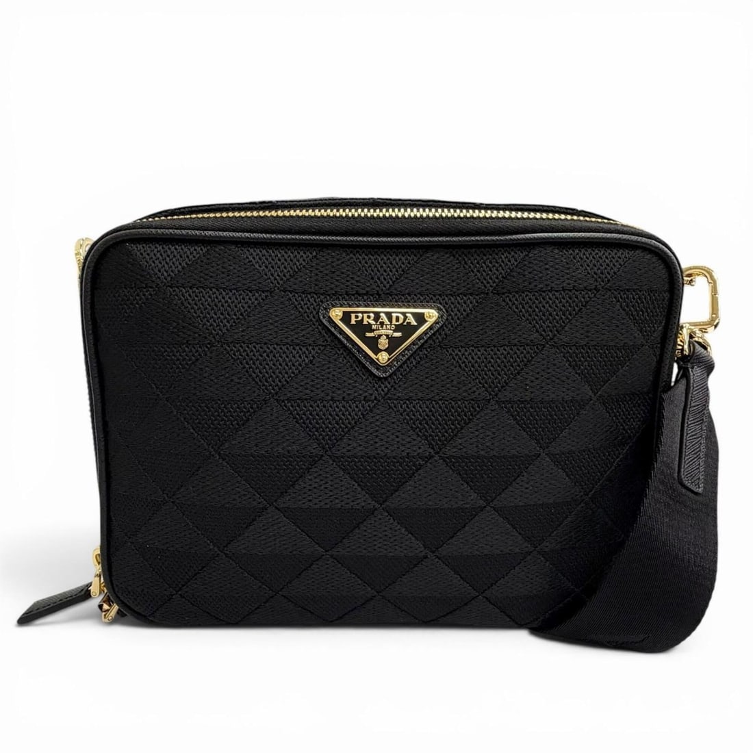 PRADA 2VH069 Brick Triangle Logo Jacquard Leather Shoulder Bag, Black with Gold Hardware, Made in: --- Catalog ---Category: SizeSize (HxWxD): 17cm x 23.5cm x 6cm / 6.69'' x 9.25'' x 2.36''Category: DesignType: Shoulder bagColor: BlackGender: MenMaterial: Leather Hardware Color: GoldCategory: Genera