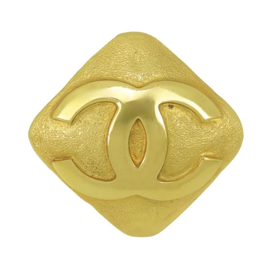 Chanel Brooch, Coco Mark, Metal, Gold, Size 29, Diamond Shape, Women's, CHANEL: --- Catalog ---Category: SizeWeight: 17.3g / 0.61oz.Size (HxWxD): 4.3cm x 4.4cm / 1.69'' x 1.73''Category: DesignType: BroochColor: GoldGender: WomenMaterial: MetalCategory: GeneralBrand: Chanel--- It