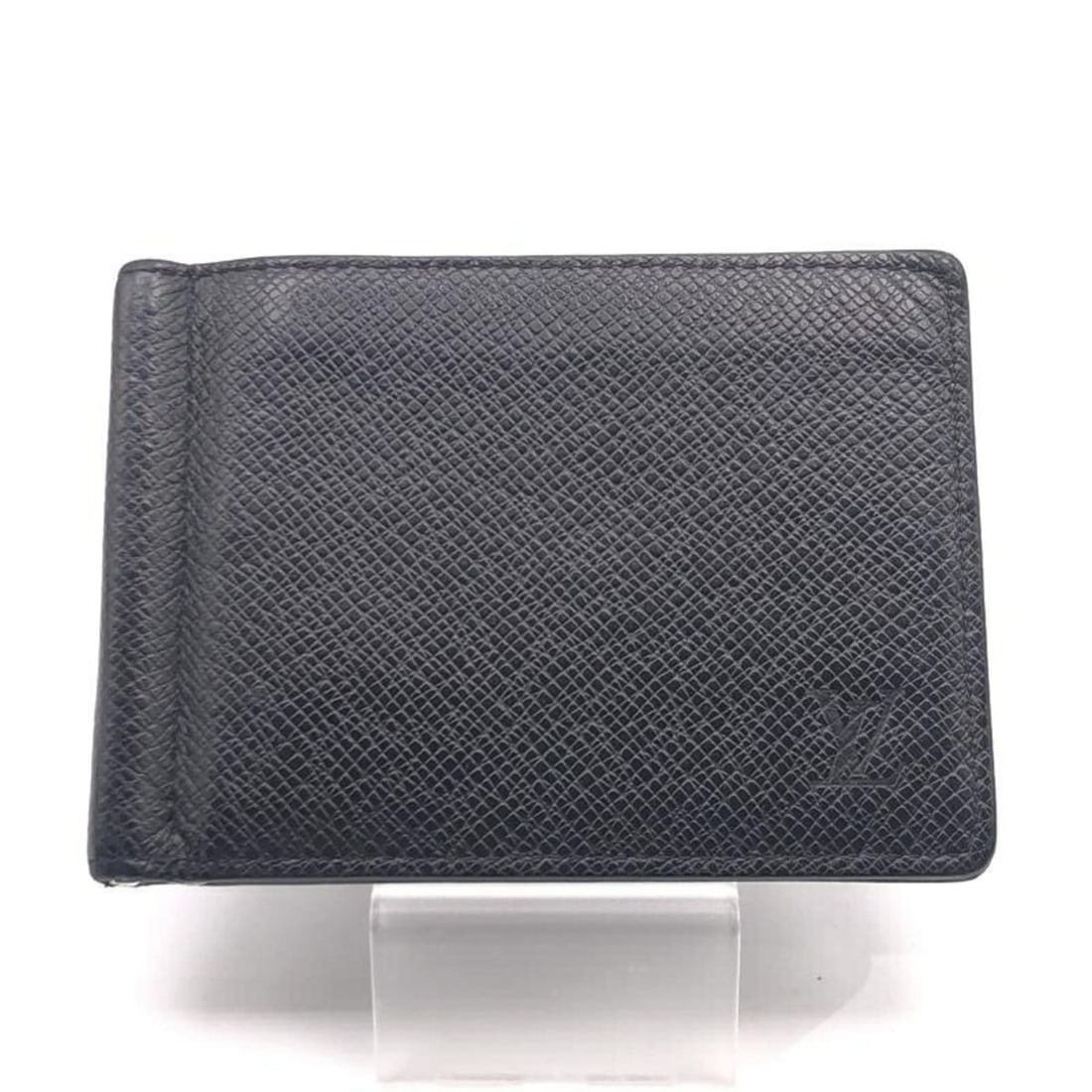 LOUIS VUITTON Taiga Portefeuille Pince Wallet with Money Clip M62978 Black Louis Vuitton: --- Catalog ---Category: SizeSize (HxWxD): 8.5cm x 11.5cm / 3.34'' x 4.52''Category: DesignType: Money clipColor: BlackGender: WomenMaterial: Taiga leather Category: GeneralLine: TaigaBrand: Louis Vui