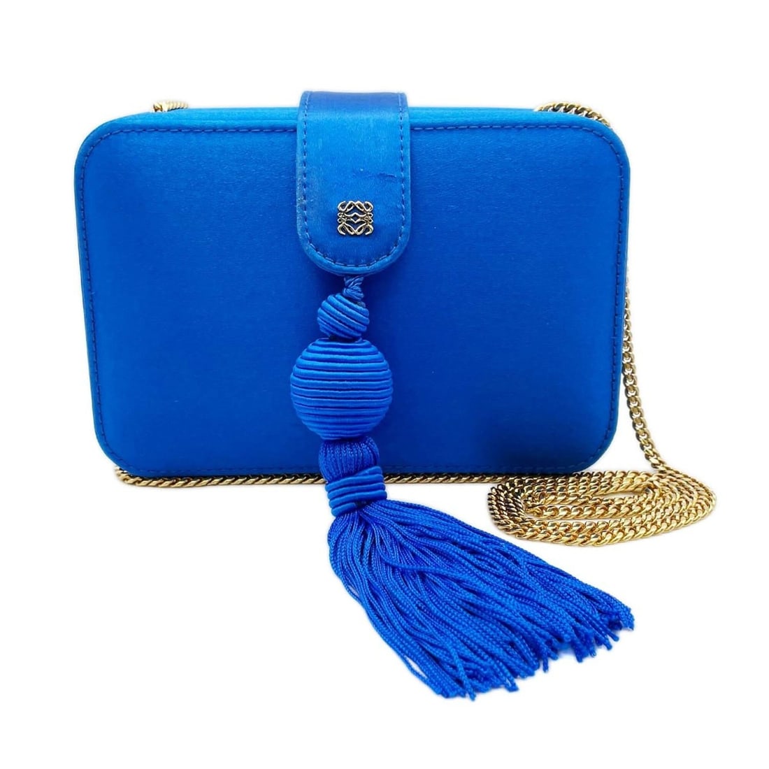LOEWE Vintage Chain Shoulder Bag Clutch Satin Blue Women's: --- Catalog ---Category: SizeSize (HxWxD): 10.5cm x 16cm x 5cm / 4.13'' x 6.29'' x 1.96''Category: DesignType: Clutch bag, Shoulder bagColor: BlueGender: WomenMaterial: Satin Category: GeneralBrand: L