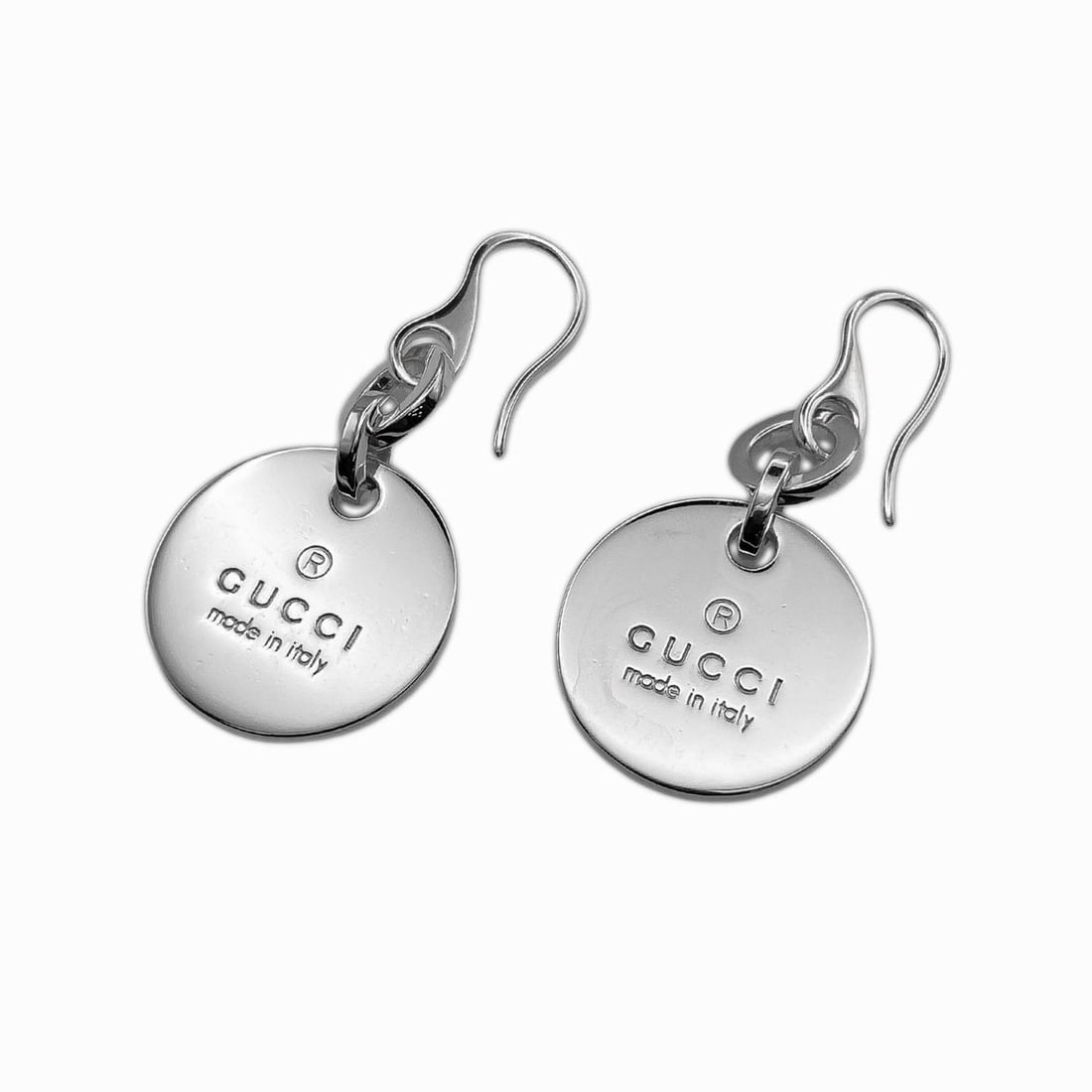 GUCCI Logo Round Plate Earrings, Tiered Swing, SV925, Men's & Women's: --- Catalog ---Category: SizeSize (HxWxD): 42.00mm x 19.00mm / 1.65'' x 0.75''Category: DesignType: Drop earringsColor: SilverGender: Men,WomenMaterial: Silver 925Category: GeneralBrand: Gucci--- Item