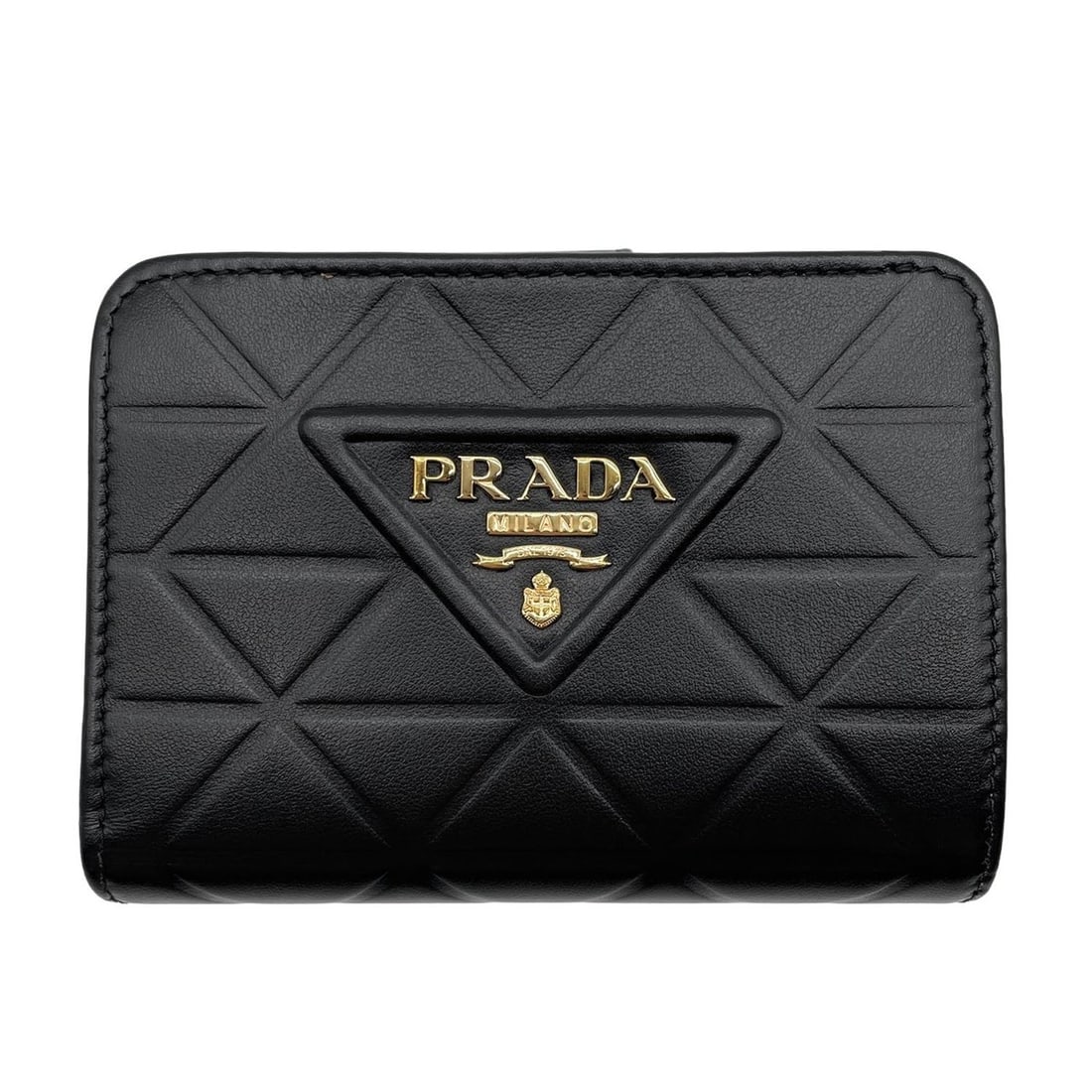 PRADA Compact Wallet, Bi-fold Triangle Plate, 1ML018, Leather, Black, Women's: --- Catalog ---Category: SizeSize (HxWxD): 9cm x 12cm x 3.5cm / 3.54'' x 4.72'' x 1.37''Category: DesignType: Wallet (bi-fold)Color: BlackGender: WomenMaterial: Leather Category: GeneralMPN: 1ML018Bra