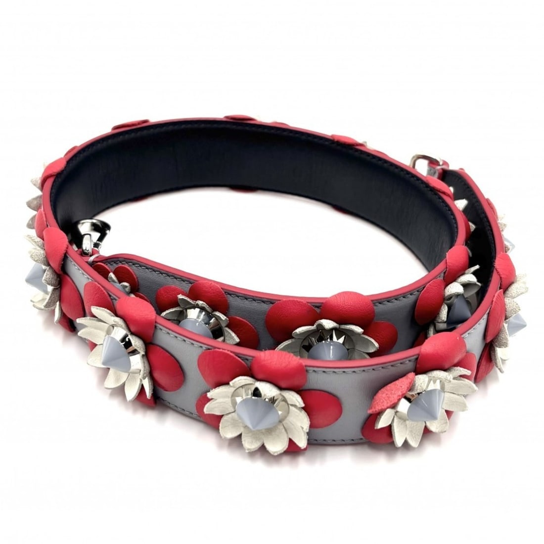 Fendi women's accessories, Strap You shoulder strap, flower motif, leather, red, light blue, silver: --- Catalog ---Category: SizeSize (HxWxD): 90cm x 4cm / 35.43'' x 1.57''Category: DesignType: StrapColor: Black, Light blue, Red colorGender: WomenMaterial: LeatherCategory: GeneralBrand: Fendi--- Ite