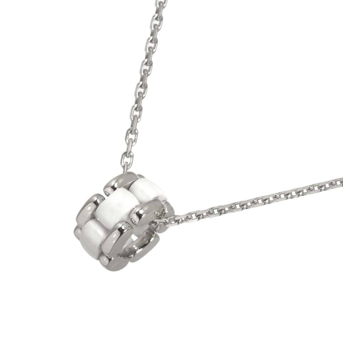 Chanel Ultra Necklace, 41cm, Ceramic, 18K White Gold (750): --- Catalog ---Category: SizePendant Size: 12mm x 7mm / 0.47'' x 0.27''Neck Circumference: 41 cm / 16.14''Category: DesignGender: WomenMaterial: White gold (18K)Necklace Type: NecklaceCategory: Genera
