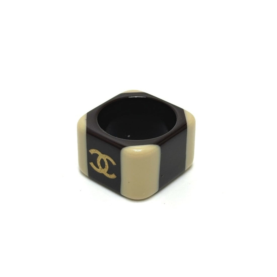 CHANEL Chanel 01A Coco Mark Square Ring Bicolor Plastic Fashion Women's Black x White 1: --- Catalog ---Category: SizeJP Size: 12US Size: 6.5Category: DesignType: Band ringColor: Black, WhiteGender: WomenMaterial: PlasticCategory: GeneralBrand: ChanelCountry of Origin: France--- Item List