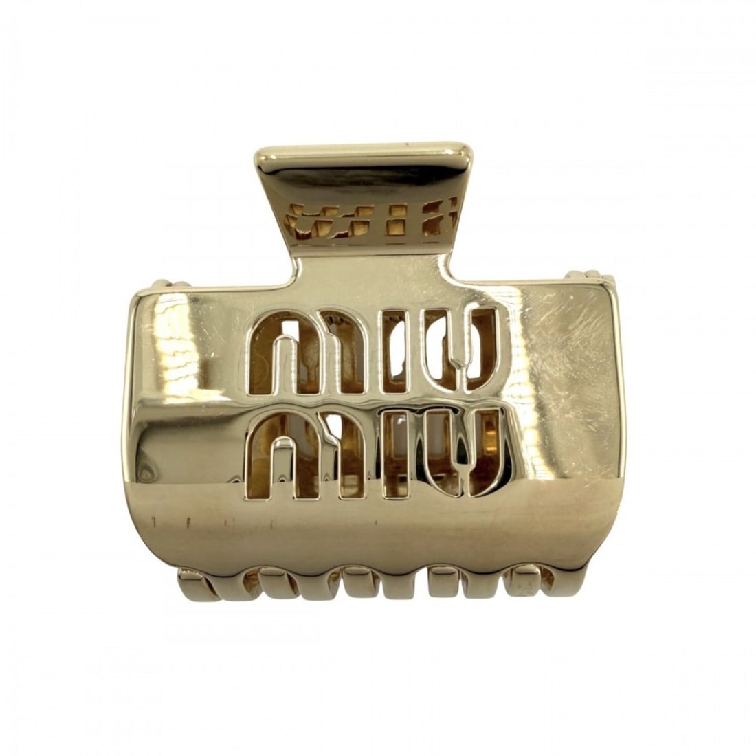 Miu Miu Miu Hair Accessory for Women: Metal Claw Clip, Small, Logo, Fashion Item, Gold Hardware,: --- Catalog ---Category: SizeWeight: 27.5g / 0.97oz.Size (LxW): 3.5cm x 4cm / 1.37'' x 1.57''Category: DesignType: Hair clipGender: WomenCategory: GeneralBrand: Miu Miu--- Item List ---Section: Condit