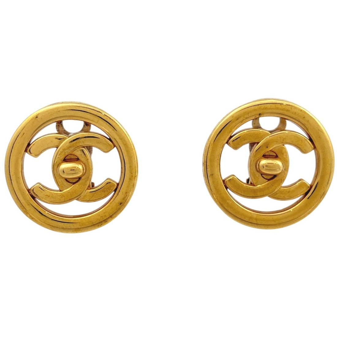 Chanel Coco Mark Circle Earrings Turnlock GP Gold Women's: --- Catalog ---Category: SizeSize (HxWxD): 2.40mm x 2.40mm / 0.09'' x 0.09''Category: DesignType: Clip earringsColor: GoldGender: WomenMaterial: Gold platingCategory: GeneralBrand: Chanel--- Item List