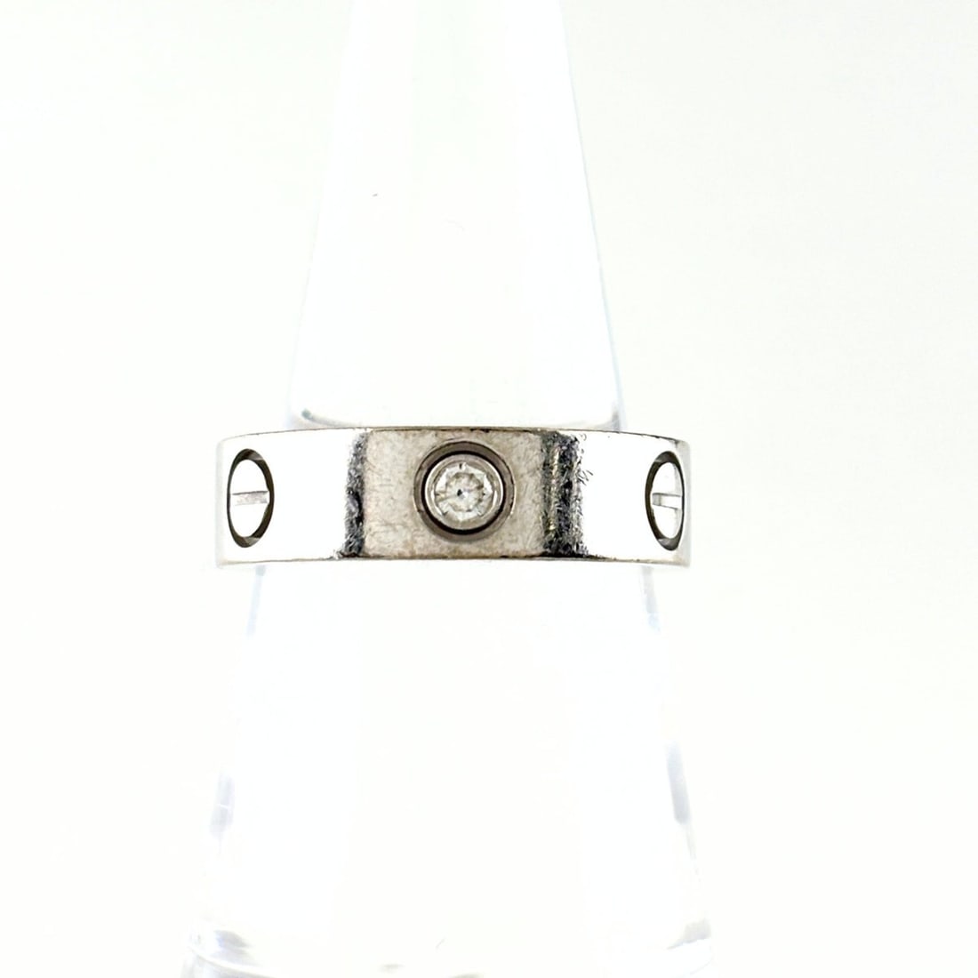 Cartier Love Half Ring, a women's ring with small diamonds (750 diamond setting).: --- Catalog ---Category: SizeJP Size: 13.5US Size: 6.5Category: DesignType: Band ringGender: WomenMaterial: White gold (18K)Category: GeneralBrand: Cartier--- Item List ---Section: ConditionRanking: R
