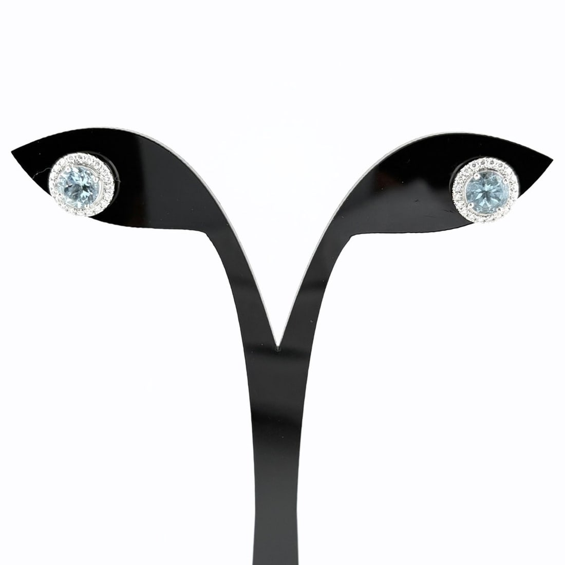 Tiffany & Co. Soleste Earrings, Platinum, Aquamarine, and Small Diamonds, Pt950, Diamond, Women's: --- Catalog ---Category: SizeSize (HxWxD): 9.40mm x 9.40mm / 0.37'' x 0.37''Category: DesignType: Stud earringsGender: WomenMaterial: Platinum 950Category: GeneralBrand: Tiffany--- Item List ---Sectio