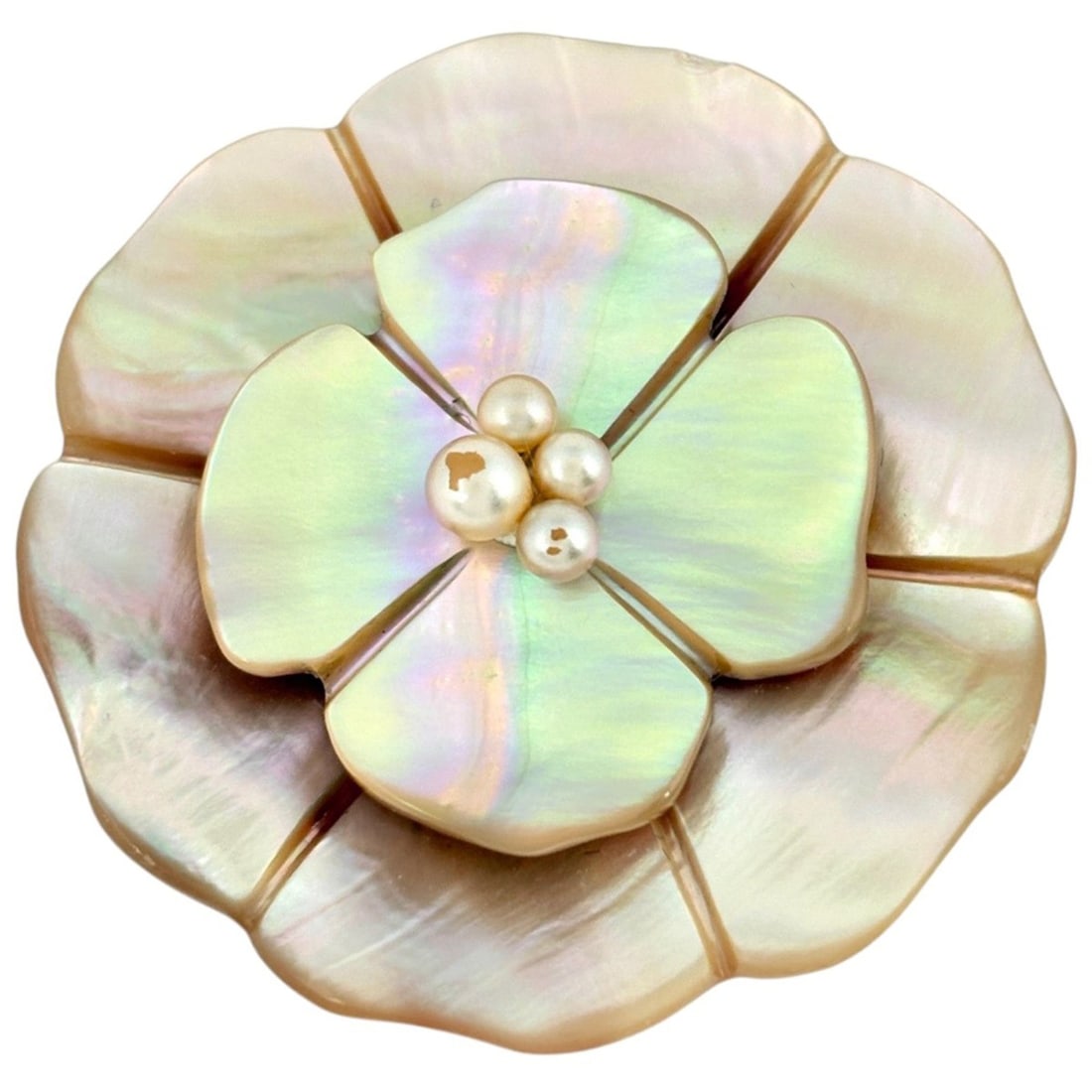 Chanel CHANEL Faux Pearl Brooch Camellia Shell White Women's: --- Catalog ---Category: SizeCharm Size: 4cm x 4cm / 1.57'' x 1.57''Category: DesignType: BroochColor: WhiteGender: WomenMaterial: ShellCategory: GeneralBrand: Chanel--- Item List ---Section: Conditio
