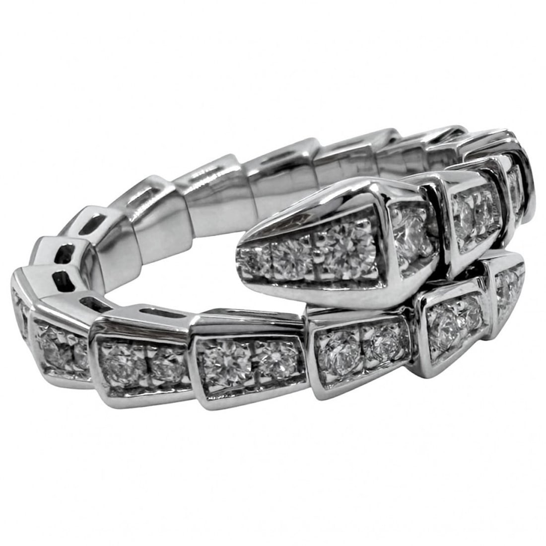 Bvlgari Bulgari Serpenti Viper Ring for Women, Full Pave Au750 18K White Gold, 0.66ct Diamonds,: --- Catalog ---Category: SizeJP Size: 13US Size: 6.5Category: DesignType: Band ringColor: SilverGender: WomenMaterial: White gold (18K)Category: GeneralBrand: Bvlgari--- Item List ---Section: Conditio