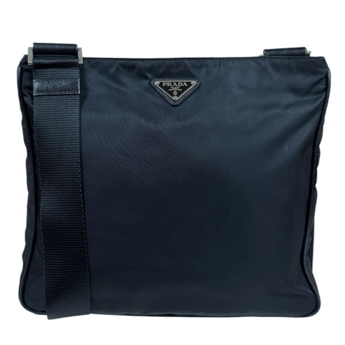 Prada Shoulder Bag, Nylon VA0251, Black, Men's & Women's, PRADA: --- Catalog ---Category: SizeSize (HxWxD): 26.5cm x 30cm x 6cm / 10.43'' x 11.81'' x 2.36''Category: DesignType: Shoulder bagColor: BlackGender: Men,WomenMaterial: Nylon Category: GeneralBrand: PradaC