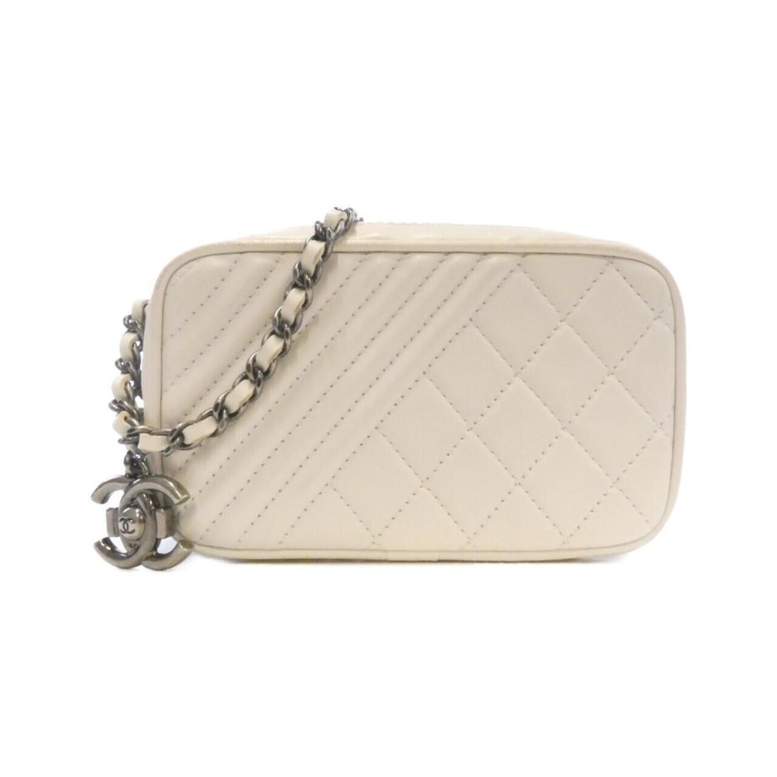 Chanel Coco Boy Line 92654 Shoulder Bag: --- Catalog ---Category: SizeWeight: 380g / 13.4oz.Size (HxWxD): 9cm x 15cm x 7cm / 3.54'' x 5.9'' x 2.75''Strap Length: 118cm / 46.45''Category: DesignType: Shoulder bagColor: WhiteGender: WomenMater