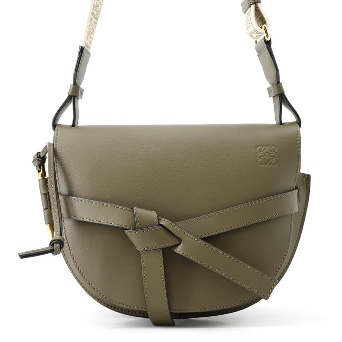 Loewe Shoulder Bag Gate Small Calf Leather A650T20X40 LOEWE Handbag: --- Catalog ---Category: SizeSize (HxWxD): 19cm x 29cm x 12cm / 7.48'' x 11.41'' x 4.72''Category: DesignType: Handbag, Shoulder bagColor: GreenGender: WomenMaterial: Leather Leather/Fur Type: Calfski