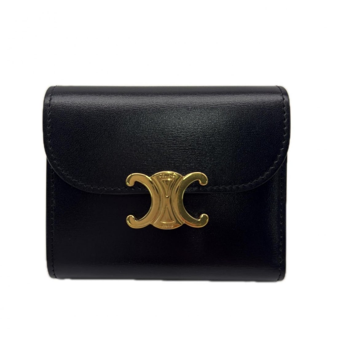 CELINE Triomphe Small Flap Wallet 10D783 Tri-fold Black Calf Leather Women's: --- Catalog ---Category: SizeSize (HxWxD): 8.5cm x 10.5cm x 2cm / 3.34'' x 4.13'' x 0.78''Category: DesignType: Wallet (tri-fold)Color: BlackGender: WomenClosure: FlapMaterial: Leather Leather/Fur Typ