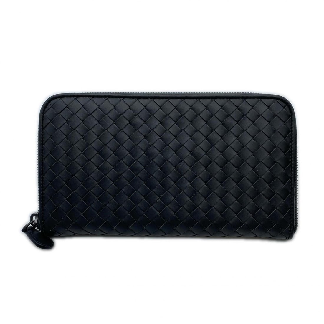 BOTTEGA VENETA Intrecciato Round Zip Long Wallet - Wallet, Gray Calf Leather, Men's: --- Catalog ---Category: SizeSize (HxWxD): 12cm x 21cm x 2cm / 4.72'' x 8.26'' x 0.78''Category: DesignType: Long wallet (bi-fold)Color: GrayGender: MenClosure: ZipperMaterial: Leather Leather/Fur Typ