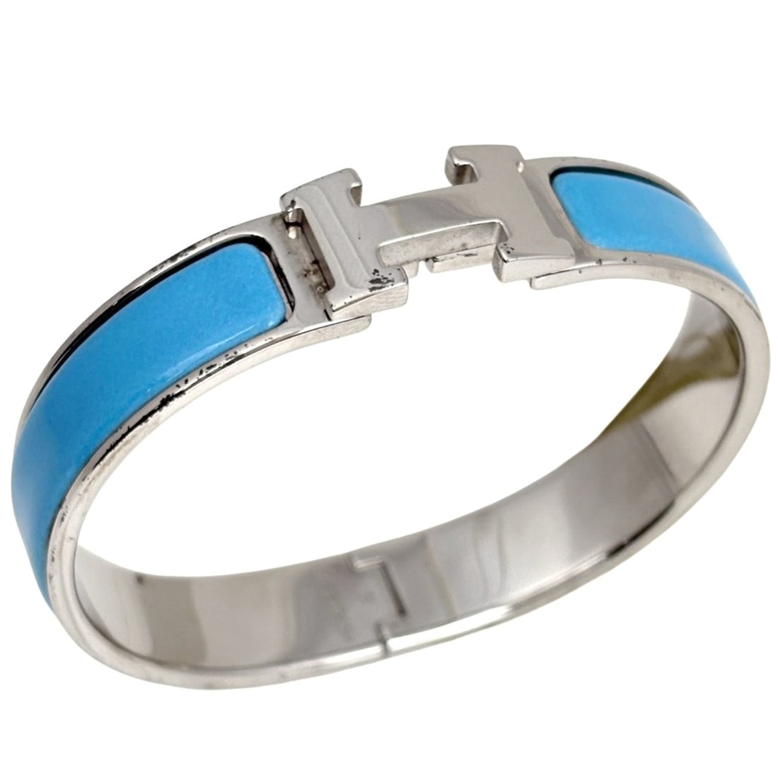 Hermes HERMES Clic H Enamel Bracelet Clack Bangle Silver Plated Light Blue Women's: --- Catalog ---Category: SizeLength: 16cm / 6.29''Category: DesignType: Charm braceletColor: Light blue, SilverGender: WomenMaterial: Gold plating, SilverCategory: GeneralLine: ClicBrand: Hermes--- It