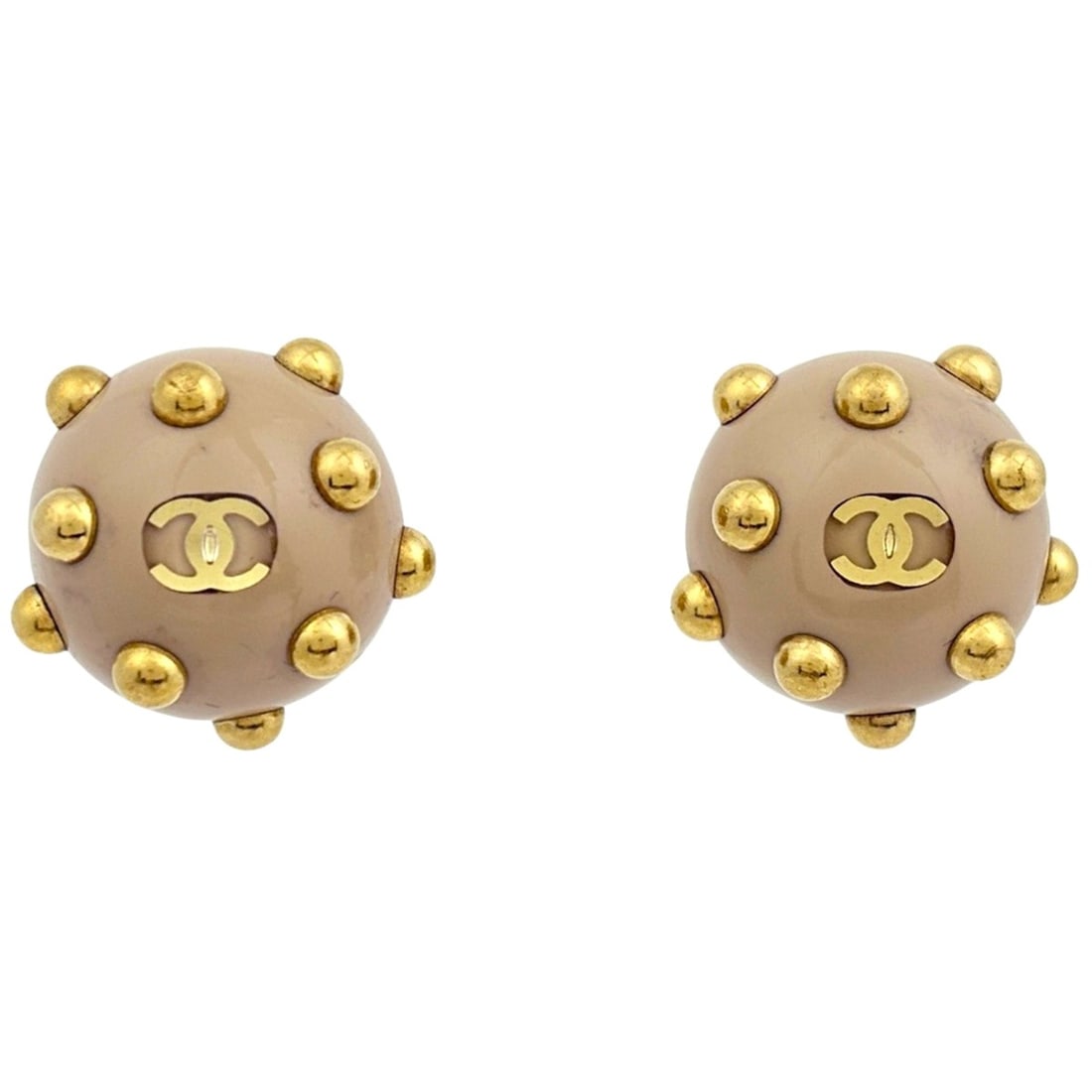 Chanel Coco Mark Round Earrings, CC Studs, GP Plastic, Beige, Women's: --- Catalog ---Category: SizeSize (HxWxD): 1.80mm x 1.80mm / 0.07'' x 0.07''Category: DesignType: Clip earringsColor: BeigeGender: WomenMaterial: Gold plating, PlasticCategory: GeneralBrand: Chanel---