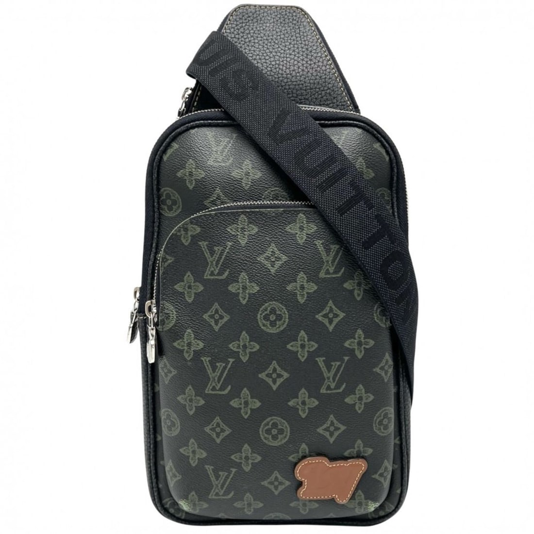 Louis Vuitton Men's Monogram Record Avenue Sling Bag, Body Shoulder Crossbody LOUIS VUITTON M46344,: --- Catalog ---Category: SizeSize (HxWxD): 31cm x 18cm x 5cm / 12.2'' x 7.08'' x 1.96''Strap Length: 100cm / 39.36''Category: DesignType: Shoulder bag, Sling bagColor: Black, GreenGender: MenMaterial: