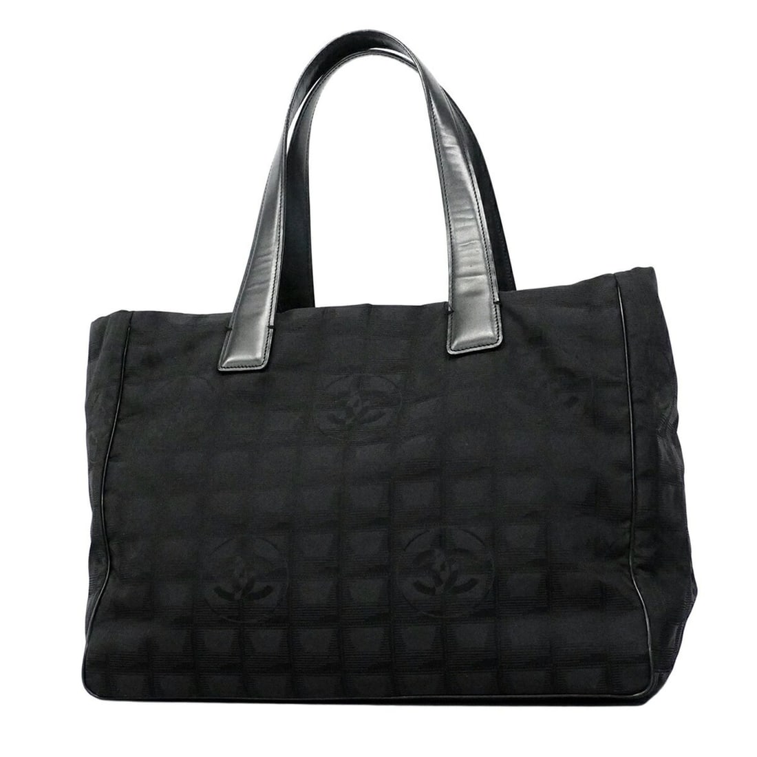 Chanel New Travel Nylon Tote Bag, Black/Champagne, Women's: --- Catalog ---Category: SizeSize (HxWxD): 27.5cm x 34.5cm x 15cm / 10.82'' x 13.58'' x 5.9''Category: DesignType: Tote bagColor: BlackGender: WomenMaterial: Nylon Category: GeneralBrand: Chanel--- It