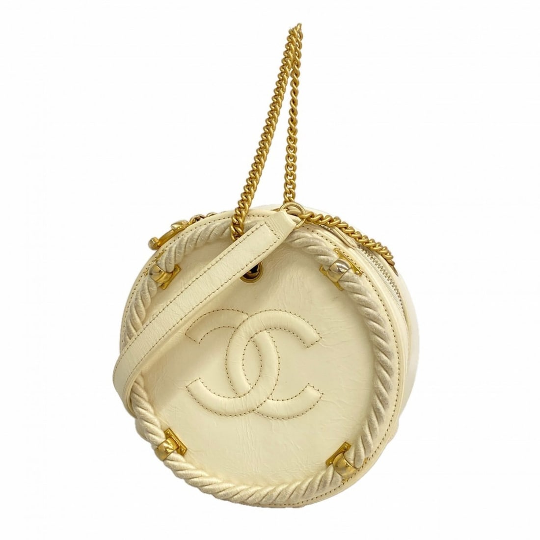 Chanel Matelassé Chain Shoulder Leather Handbag, White, 2-way Bag for Women, P3063512: --- Catalog ---Category: SizeSize (HxWxD): 17cm x 17cm x 6cm / 6.69'' x 6.69'' x 2.36''Category: DesignType: HandbagColor: WhiteGender: WomenMaterial: Leather Hardware Color: GoldCategory: GeneralBran