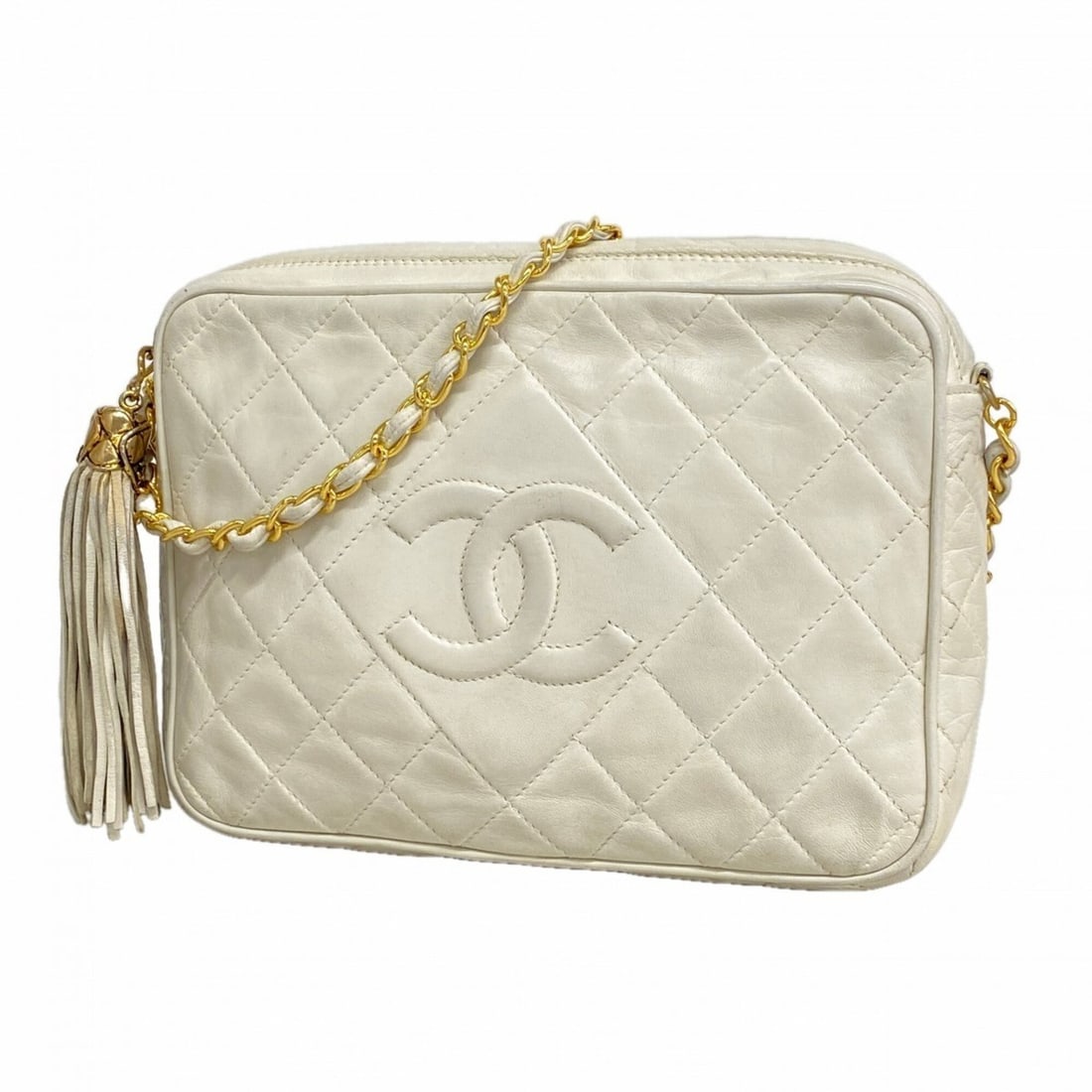 Chanel Matelassé Shoulder Bag with Chain Strap, Lambskin, White, Women's, P3051909: --- Catalog ---Category: SizeSize (HxWxD): 16cm x 22.5cm x 5.5cm / 6.29'' x 8.85'' x 2.16''Category: DesignType: Shoulder bagColor: WhiteGender: WomenMaterial: Leather Hardware Color: GoldLeather/Fur 