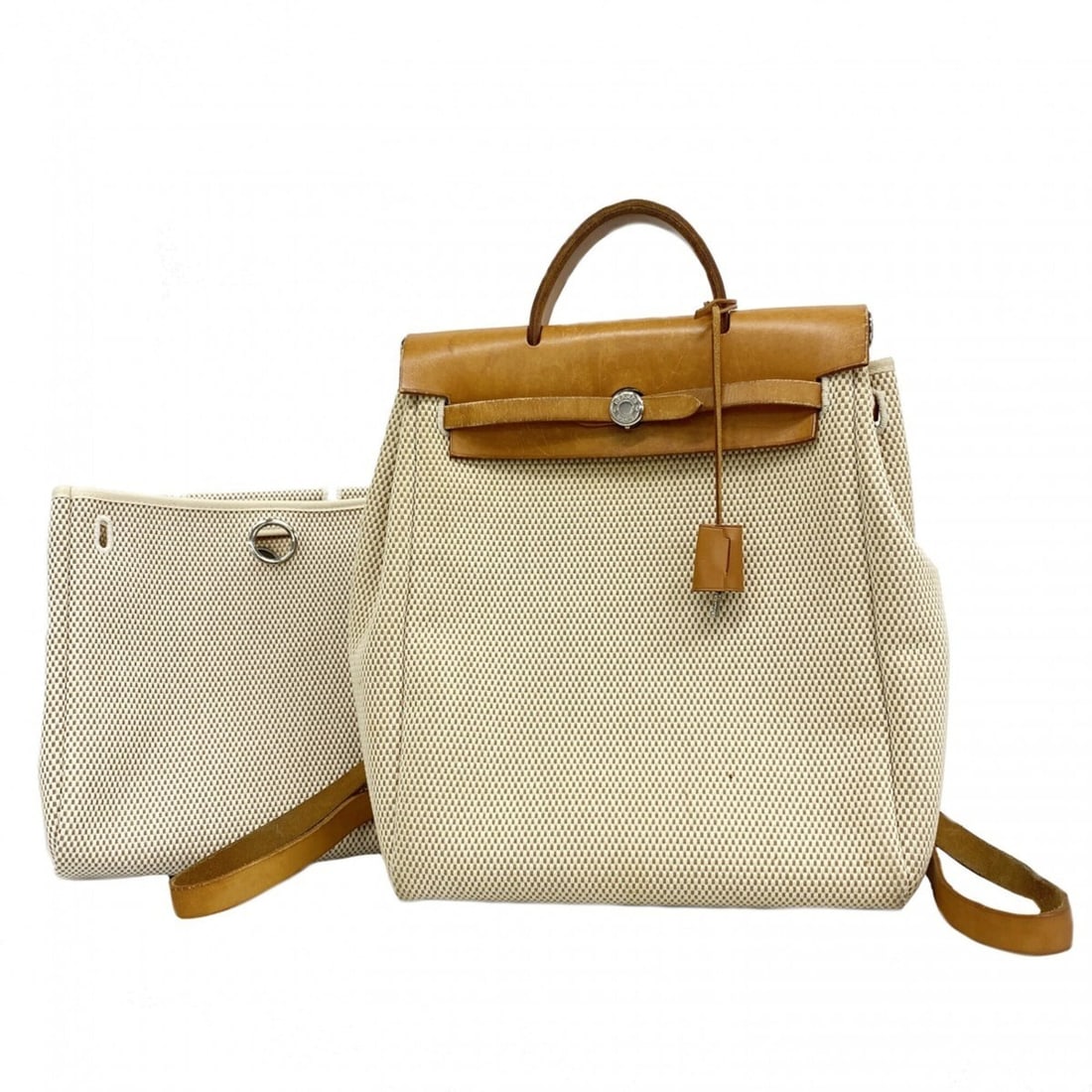 Hermes Backpack/Daypack Herbag Ad MM Toile GM Natural ?G Stamp Men's/Women's: --- Catalog ---Category: SizeSize (HxWxD): 36cm x 28cm x 11cm / 14.17'' x 11.02'' x 4.33''Category: DesignType: BackpackColor: NaturalGender: Men,WomenHardware Color: SilverCategory: GeneralBrand: Her