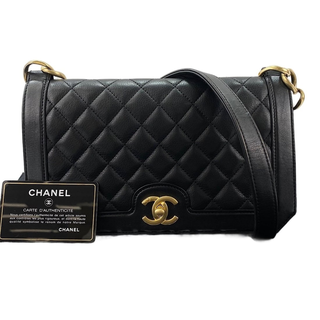 Chanel Matelassé 25 Shoulder Bag, Black: --- Catalog ---Category: SizeSize (HxWxD): 15.5cm x 25cm x 6cm / 6.1'' x 9.84'' x 2.36''Strap Length: 102cm - 118cm / 40.15'' - 46.45''Category: DesignType: Shoulder bagColor: BlackGender: WomenCatego