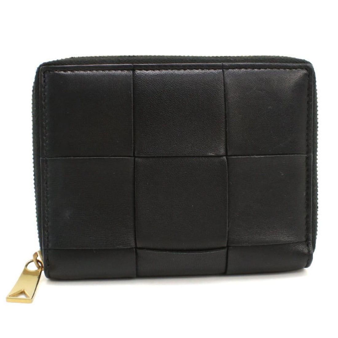 BOTTEGA VENETA Bi-fold Wallet 750252 Zip-Around Cassette Black (Men's & Women's): --- Catalog ---Category: SizeSize (HxWxD): 9.5cm x 12cm x 2cm / 3.74'' x 4.72'' x 0.78''Category: DesignType: Wallet (bi-fold)Color: BlackGender: Men,WomenMaterial: Leather Leather/Fur Type: LambskinC