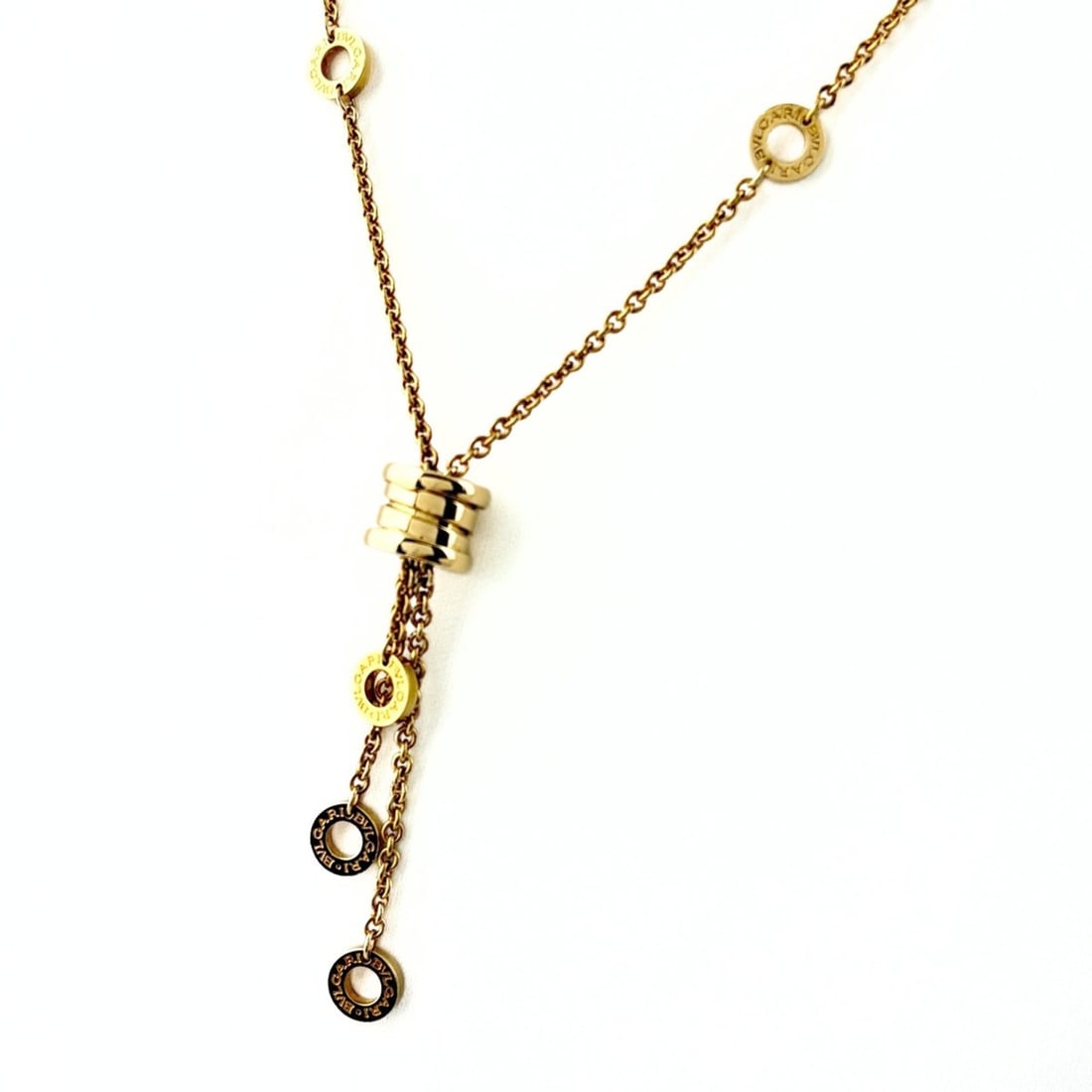 Bvlgari Bulgari B.zero1 Element Necklace, Yellow Gold (750), Pendant Women's: --- Catalog ---Category: SizePendant Size: 45.4mm x 9.1mm / 1.78'' x 0.35''Neck Circumference: 44.5 cm / 17.51''Category: DesignColor: YellowGender: WomenMaterial: Yellow gold (18K)Necklace Type: Pend