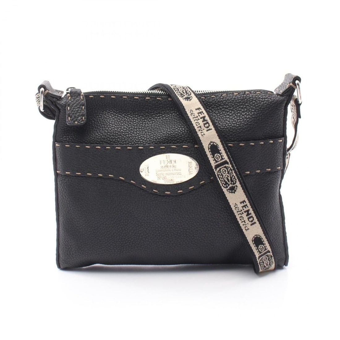 Fendi Selleria Shoulder Bag/Handbag, Leather, Women's, Black: --- Catalog ---Category: SizeSize (HxWxD): 20cm x 24.5cm x 2.5cm / 7.87'' x 9.64'' x 0.98''Category: DesignType: Handbag, Shoulder bagColor: BlackGender: WomenMaterial: Leather Category: GeneralBrand: