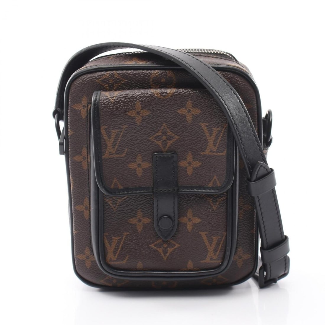 Louis Vuitton Christopher Wearable Wallet Shoulder Bag Handbag, Coated Canvas Leather, Monogram: --- Catalog ---Category: SizeSize (HxWxD): 18cm x 14cm x 4.5cm / 7.08'' x 5.51'' x 1.77''Category: DesignType: Shoulder bagColor: Black, Brown, Monogram MacassarGender: MenMaterial: Coated canvas , Le