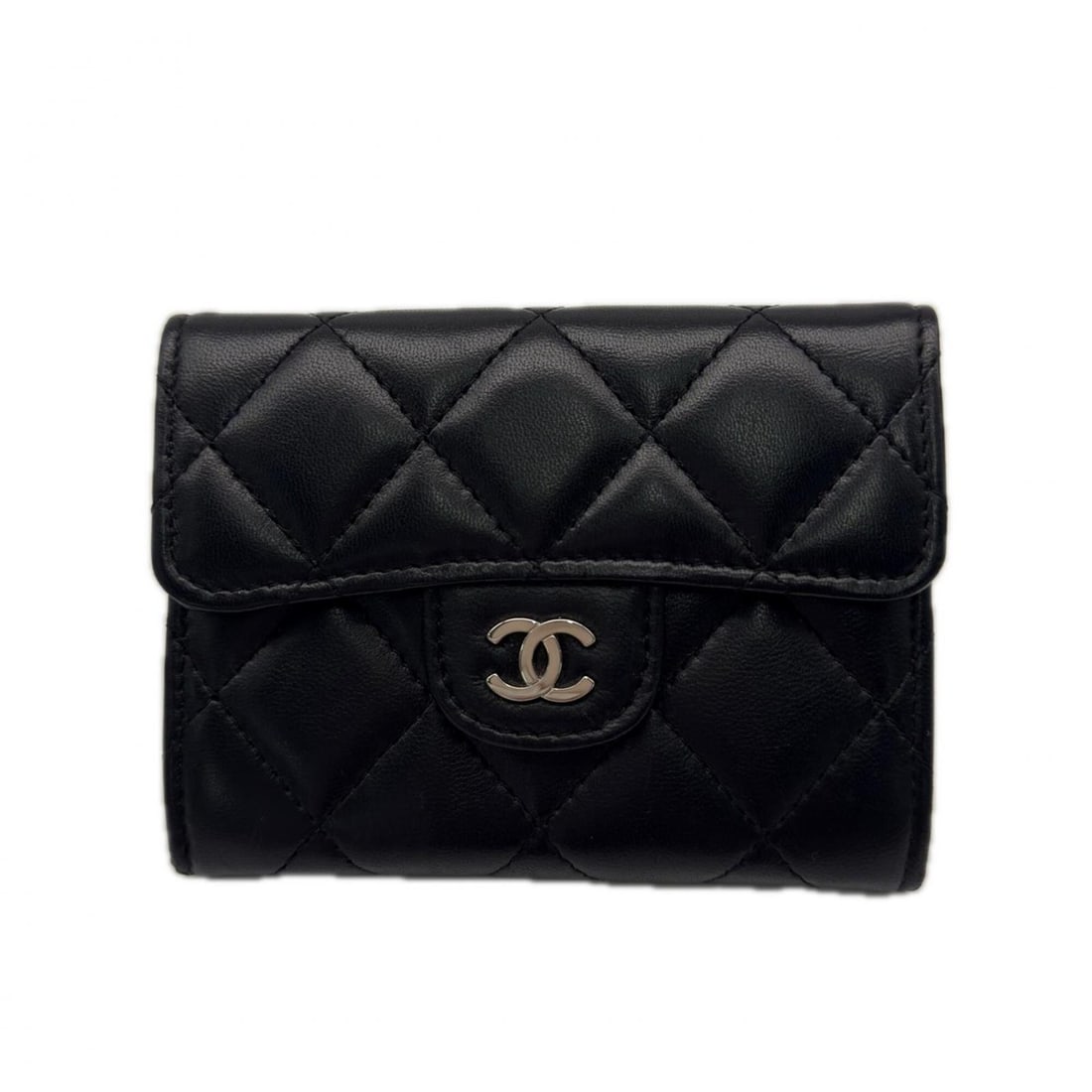 CHANEL Matelassé Business Card Holder/Card Case A31504, Black Lambskin, Women's: --- Catalog ---Category: DesignType: Business card caseColor: BlackGender: WomenClosure: FlapMaterial: Leather Leather/Fur Type: LambskinCategory: GeneralBrand: ChanelCategory: Physical PropertiesSize