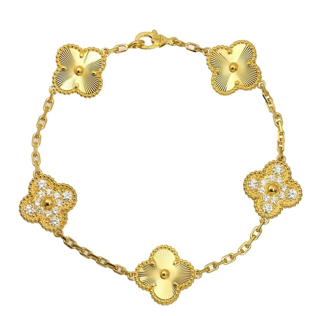 Van Cleef & Arpels Alhambra Guilloché Diamond Bracelet 18.5cm 18K Yellow Gold 750: --- Catalog ---Category: SizeLength: 18.5cm / 7.28''Category: DesignType: Charm braceletGender: WomenMaterial: Yellow gold (18K)Weight (ct.): 0.96Category: GeneralBrand: Van Cleef & Arpels--- Item Lis