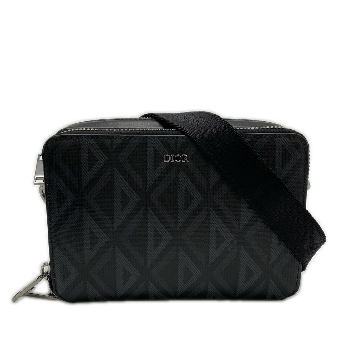 Christian Dior CD Diamond Messenger Pouch 2ESBC119 Shoulder Bag Black Gray Leather Women's: --- Catalog ---Category: SizeSize (HxWxD): 12cm x 17cm x 5.5cm / 4.72'' x 6.69'' x 2.16''Strap Length: 132cm / 51.96''Category: DesignType: Shoulder bagColor: Black, GrayGender: WomenClosure: ZipperMa