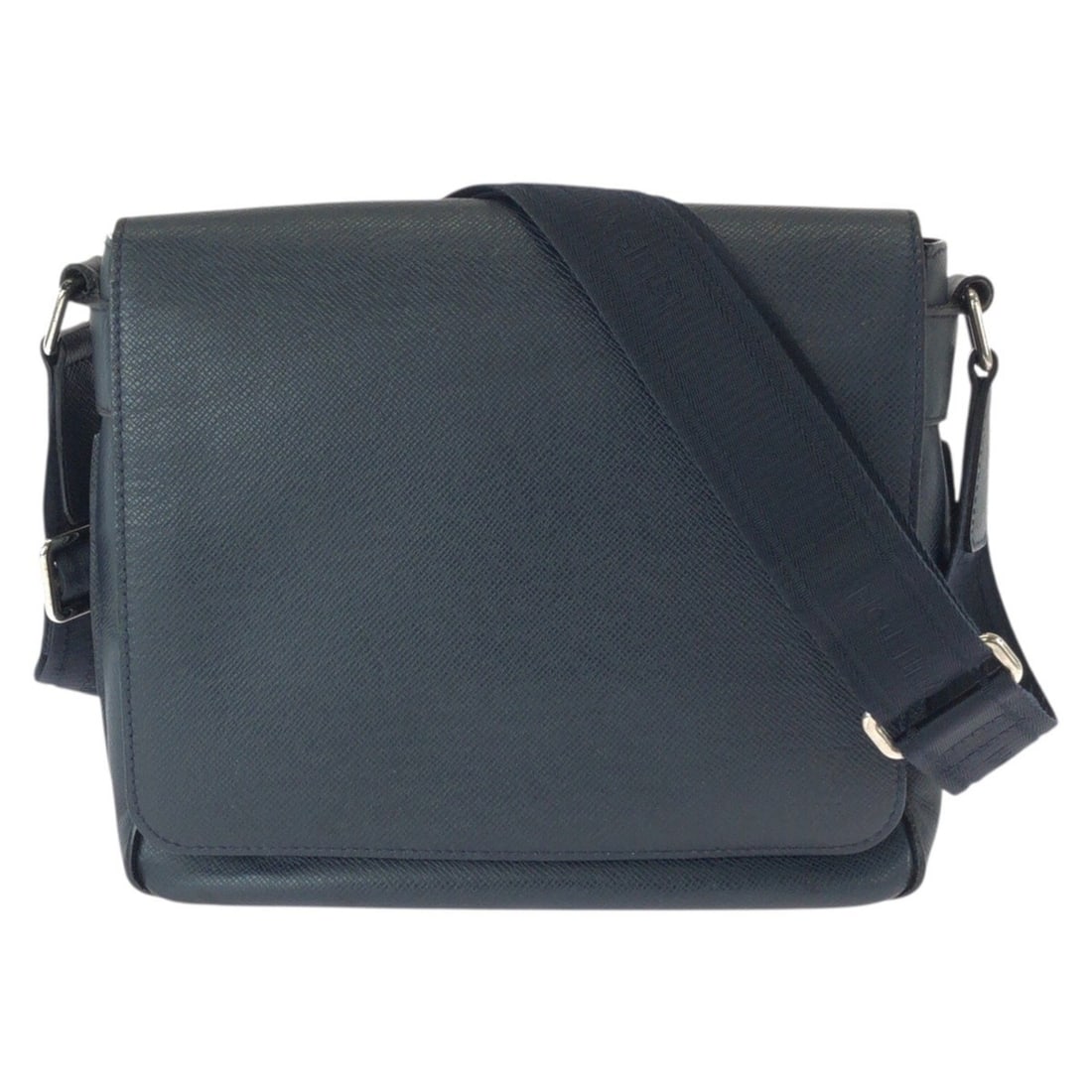 LOUIS VUITTON Taiga Roman PM Navy Leather Shoulder Bag/Messenger Bag M32699 (Navy, Silver Hardware): --- Catalog ---Category: SizeSize (HxWxD): 24cm x 26cm x 8cm / 9.44'' x 10.23'' x 3.14''Category: DesignType: Messenger bag, Shoulder bagColor: NavyGender: MenMaterial: Taiga leather Category: General
