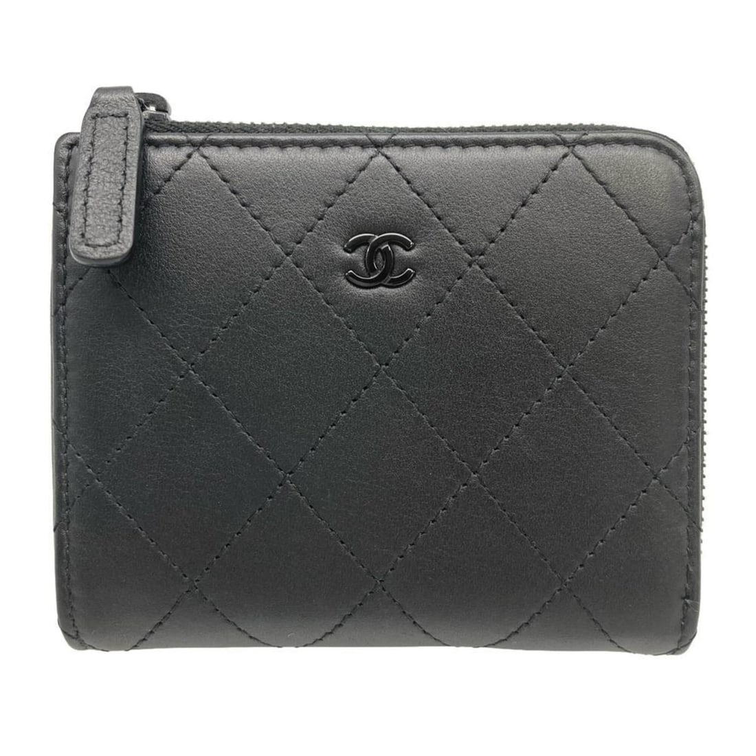 Chanel CHANEL So Black Compact Wallet/Coin Case Leather AP3997 Hardware Coco Mark L-shaped Zipper: --- Catalog ---Category: SizeSize (HxWxD): 9.5cm x 11cm x 2cm / 3.74'' x 4.33'' x 0.78''Category: DesignType: Coin purse/coin caseColor: BlackGender: Men,WomenMaterial: Leather Category: GeneralMPN: A