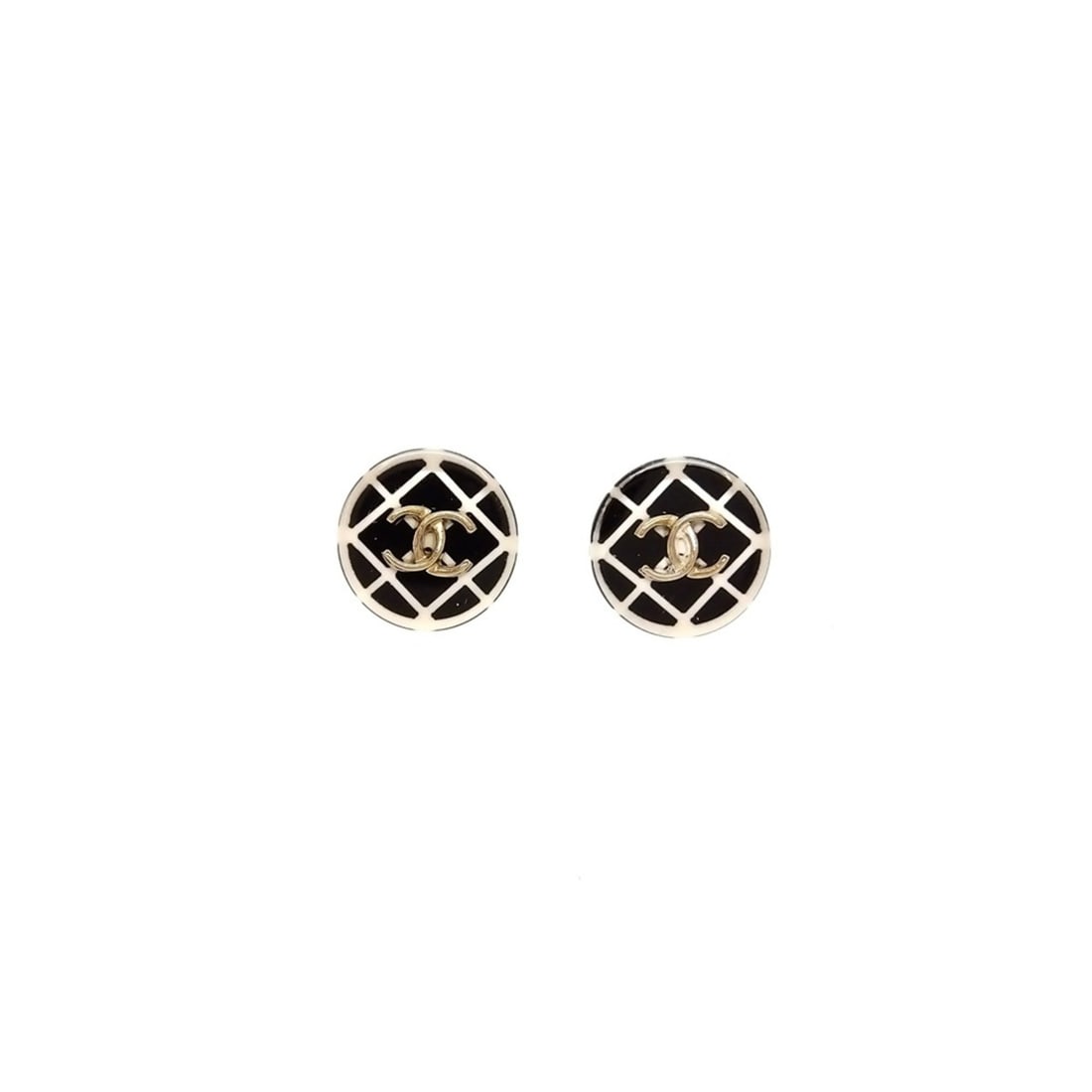 Chanel Matelassé Coco Mark D19C Earrings, Plastic, Black, Women's: --- Catalog ---Category: SizeSize (HxWxD): 11.80mm x 11.80mm x 4.40mm / 0.46'' x 0.46'' x 0.17''Category: DesignType: Stud earringsColor: BlackGender: WomenMaterial: PlasticCategory: GeneralBrand: Cha