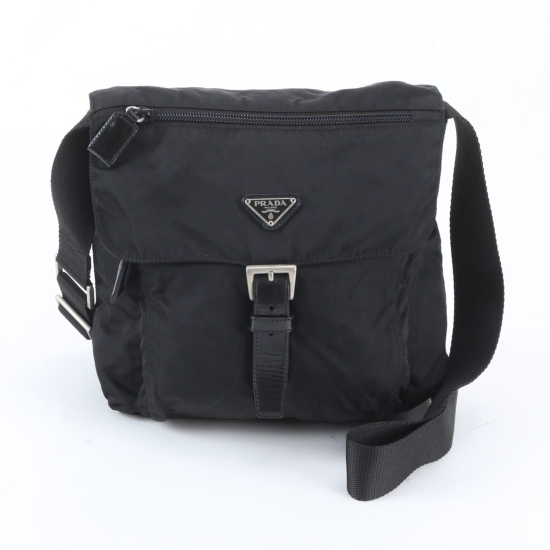 Prada Tessuto Nylon Triangle Logo Leather Shoulder Bag Messenger Black Men's: --- Catalog ---Category: SizeSize (HxWxD): 24cm x 22cm x 10cm / 9.44'' x 8.66'' x 3.93''Category: DesignType: Shoulder bagColor: BlackGender: MenMaterial: Nylon , Leather Category: GeneralBrand: Prada