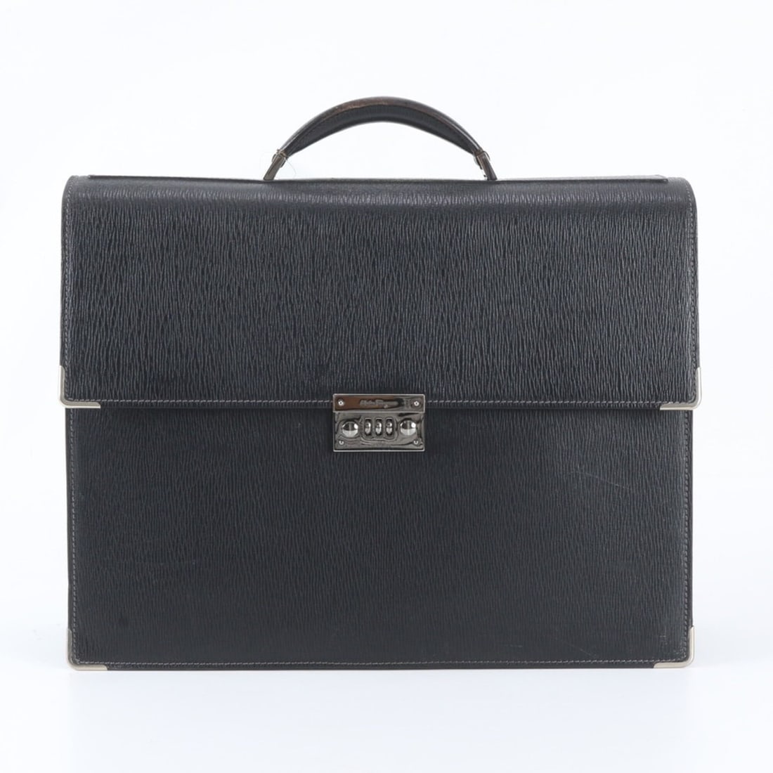 Salvatore Ferragamo FB247204 Leather Handbag Briefcase Black Men's: --- Catalog ---Category: SizeSize (HxWxD): 31cm x 41cm x 13cm / 12.2'' x 16.14'' x 5.11''Category: DesignType: Briefcase, HandbagColor: BlackGender: MenMaterial: Leather Category: GeneralMPN: FB247204
