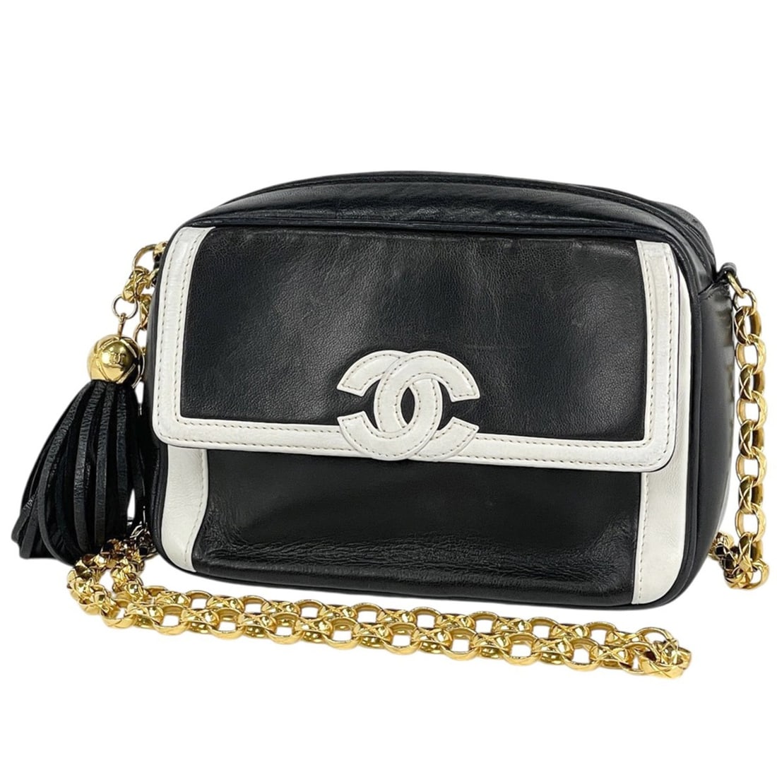Chanel Coco Mark Fringe Chain Shoulder Bag, Leather, Black/White, Women's: --- Catalog ---Category: SizeSize (HxWxD): 12cm x 17cm x 7.5cm / 4.72'' x 6.69'' x 2.95''Category: DesignType: Shoulder bagColor: Black, WhiteGender: WomenMaterial: Leather Category: GeneralBrand: Cha