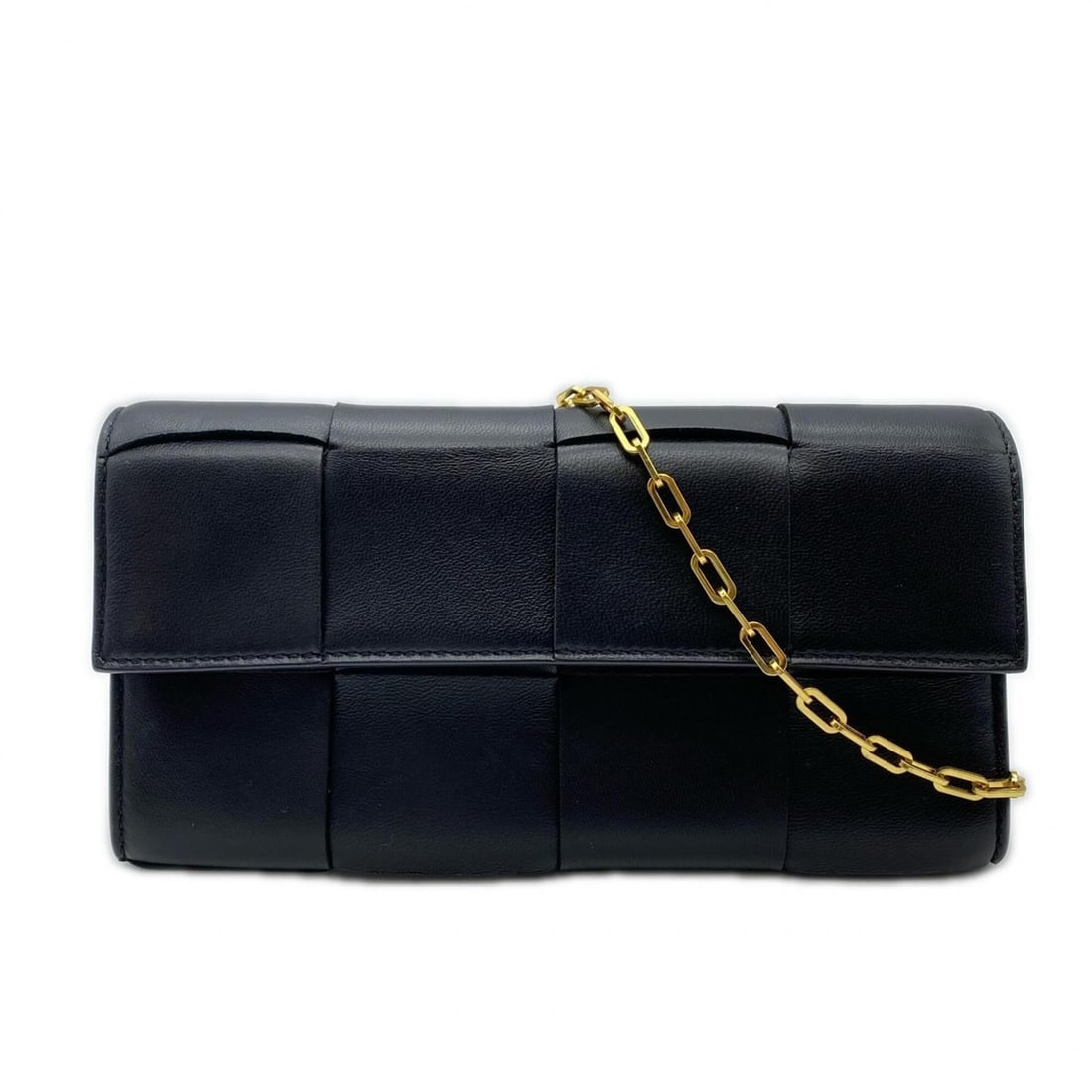 BOTTEGA VENETA Lambskin Maxi Intrecciato Leather Chain Wallet 742098 VCQC4 8425 Shoulder Bag Black: --- Catalog ---Category: SizeSize (HxWxD): 10.5cm x 21cm x 2cm / 4.13'' x 8.26'' x 0.78''Strap / Chain Length: 1.1m / 43.3''Category: DesignType: Chain/Shoulder walletColor: BlackGender: WomenMaterial